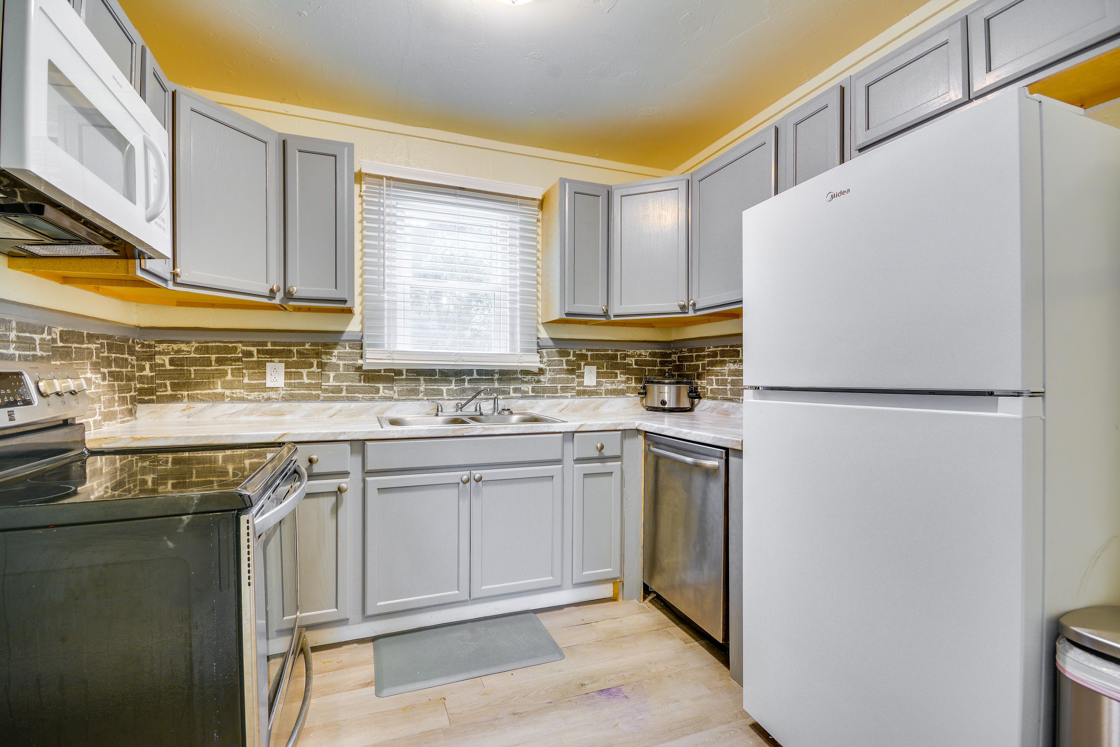 Kitchen | Cooking Basics | Dual Drip/Pod Coffee Maker
