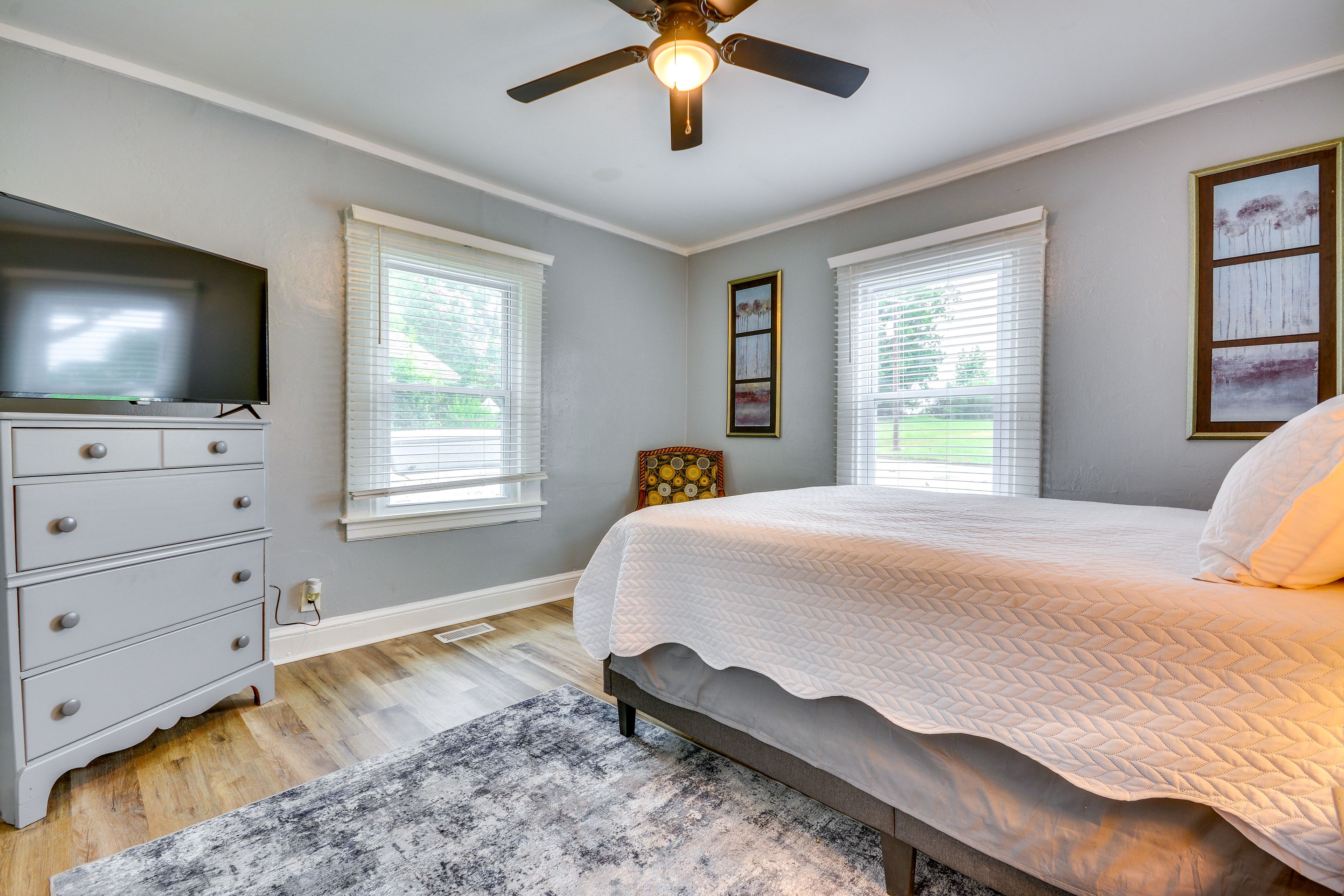 Bedroom 2 | Queen Bed