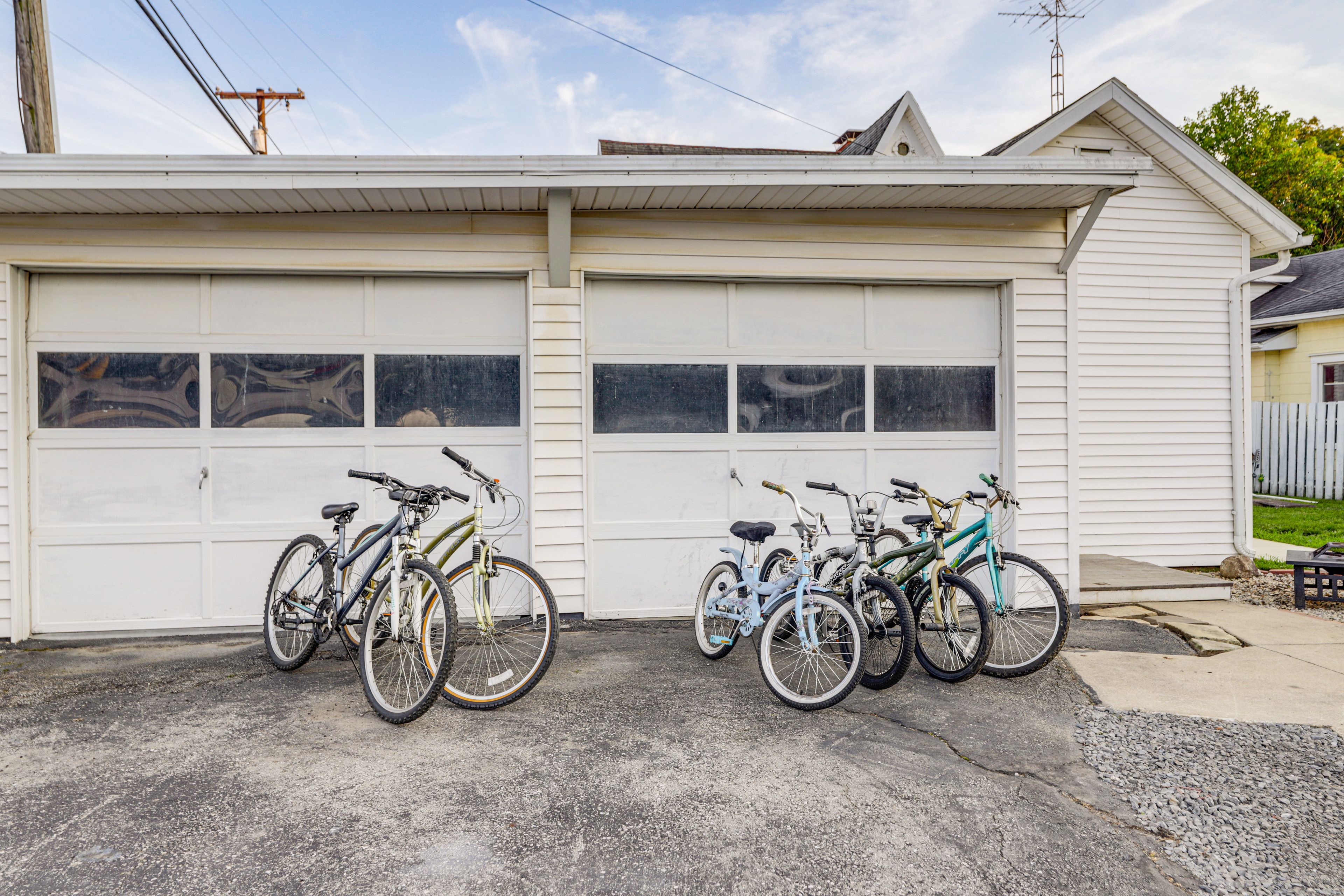 Driveway (4 Vehicles) | Street Parking | 2 Adult & 4 Youth Bikes Provided