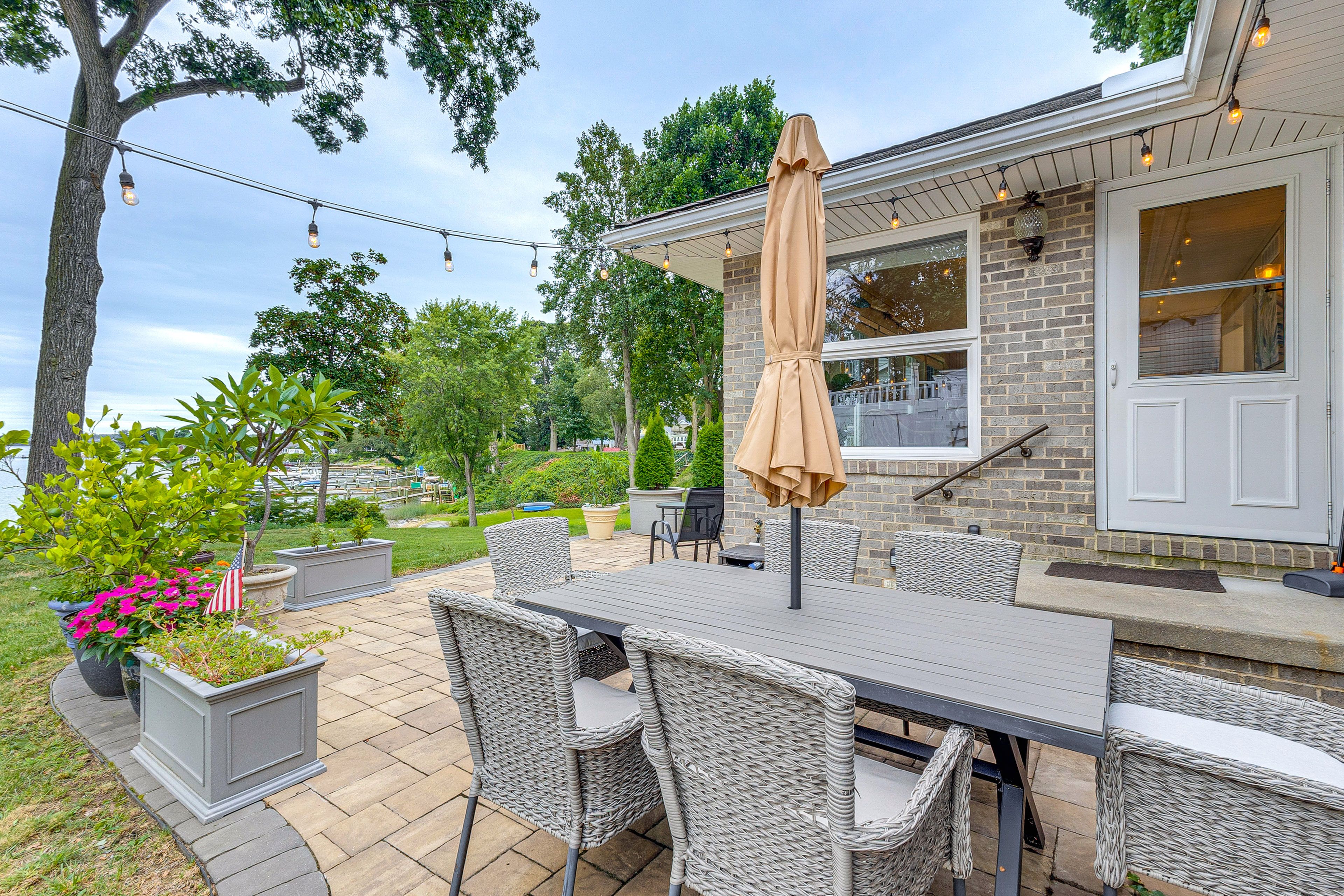 Furnished Patio | Gas Grill