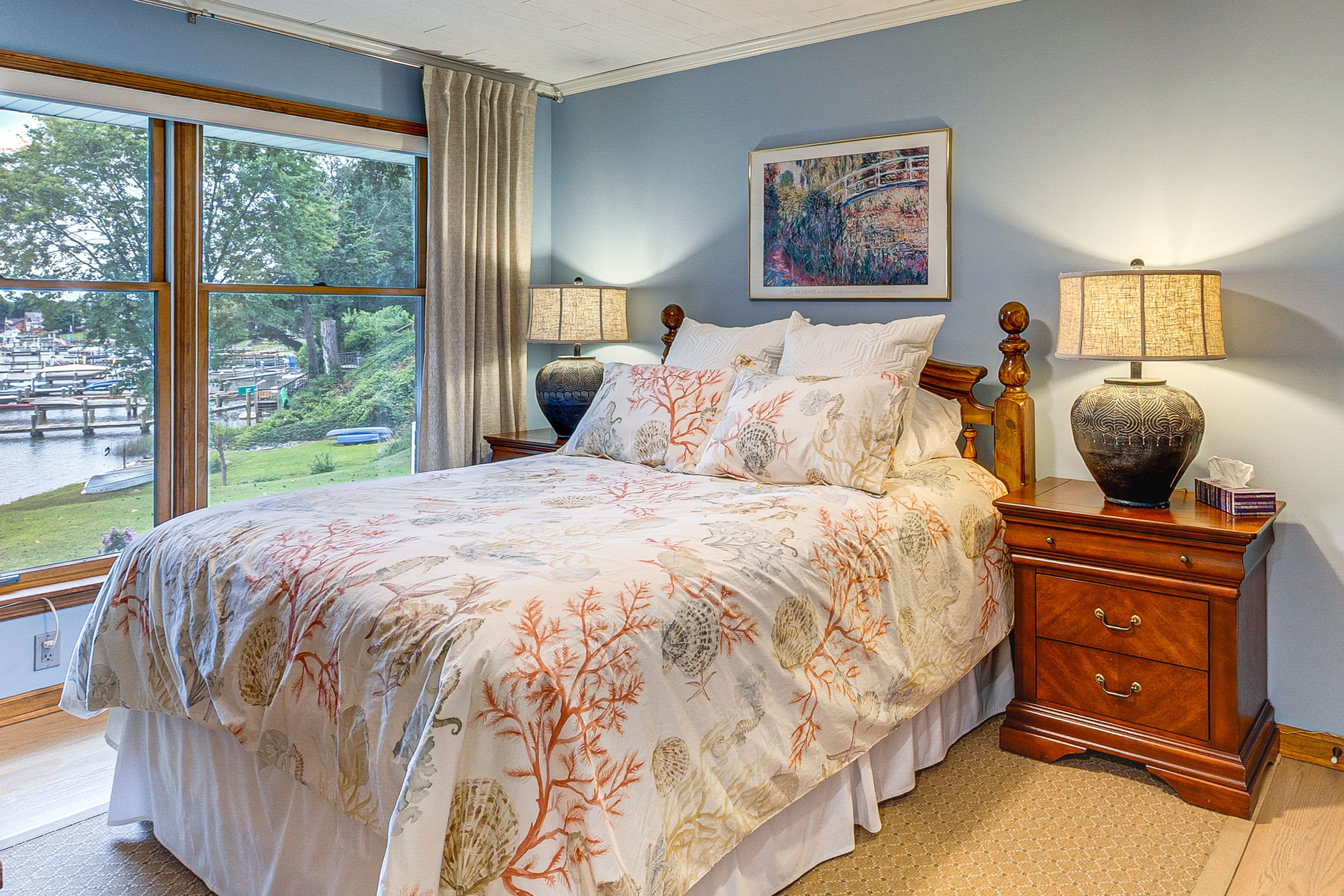 Bedroom 2 | Queen Bed