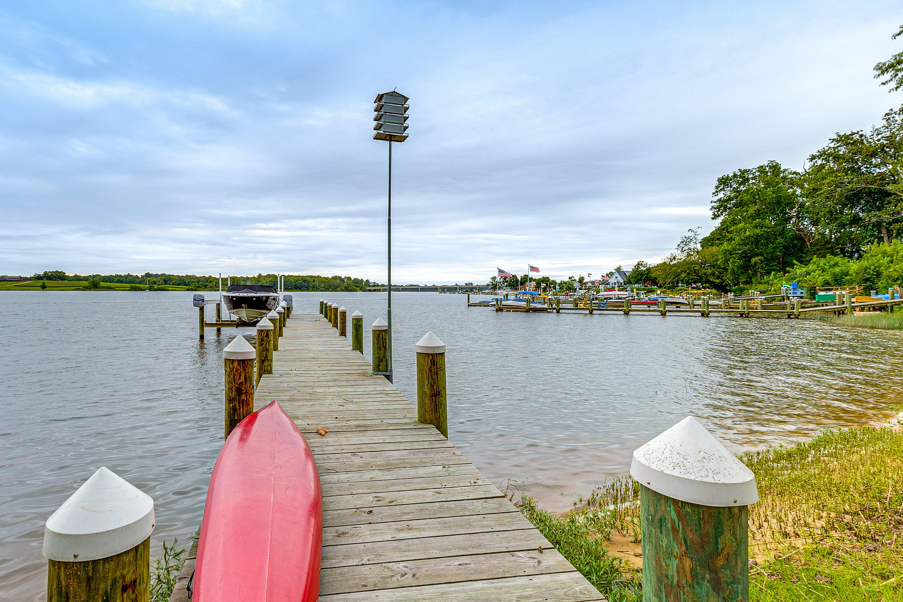 Earleville Vacation Rental | 2BR | 2BA | 2,200 Sq Ft | Stairs Required