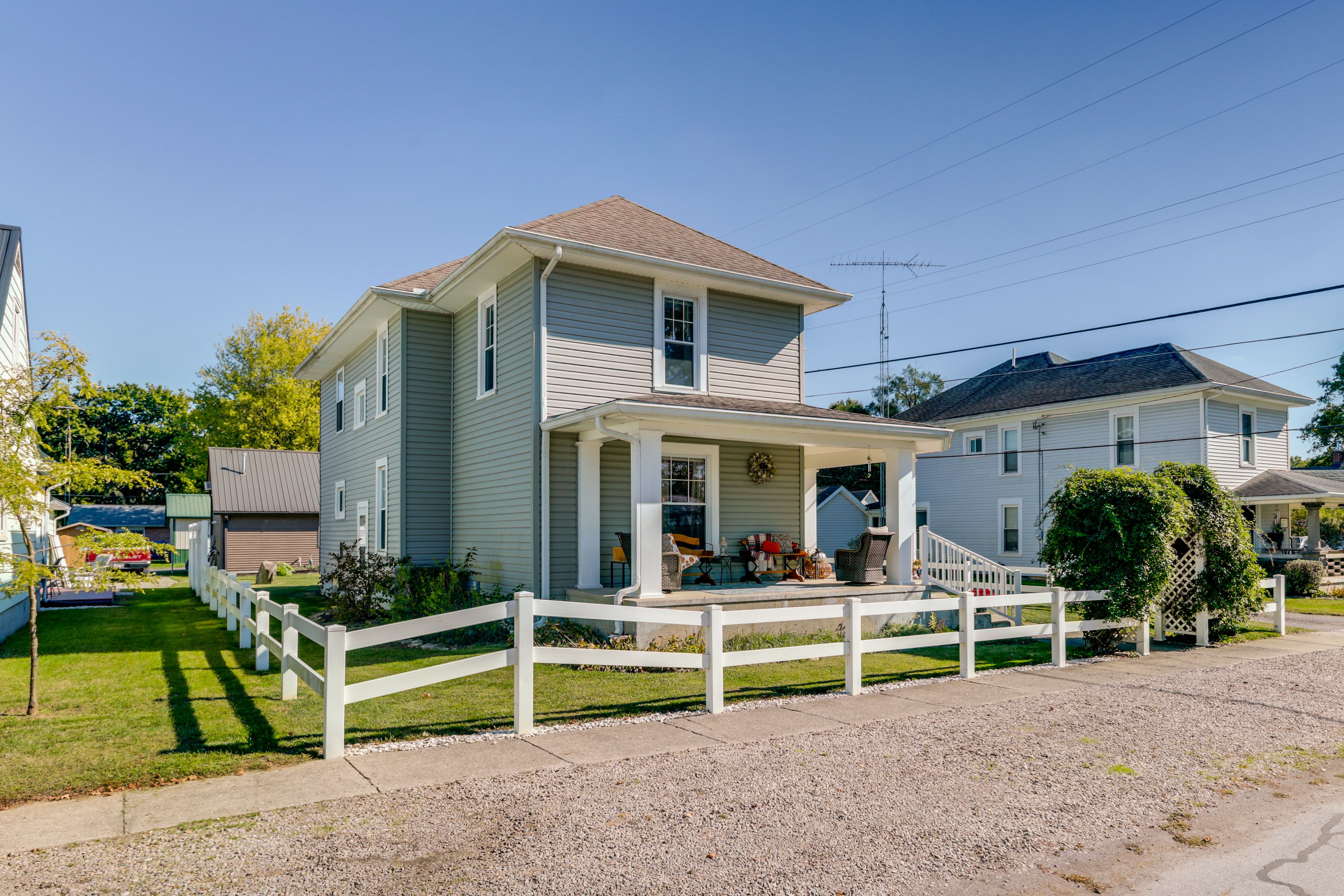Parking | Front of House (3 Vehicles) | Back Driveway (1 Vehicle)