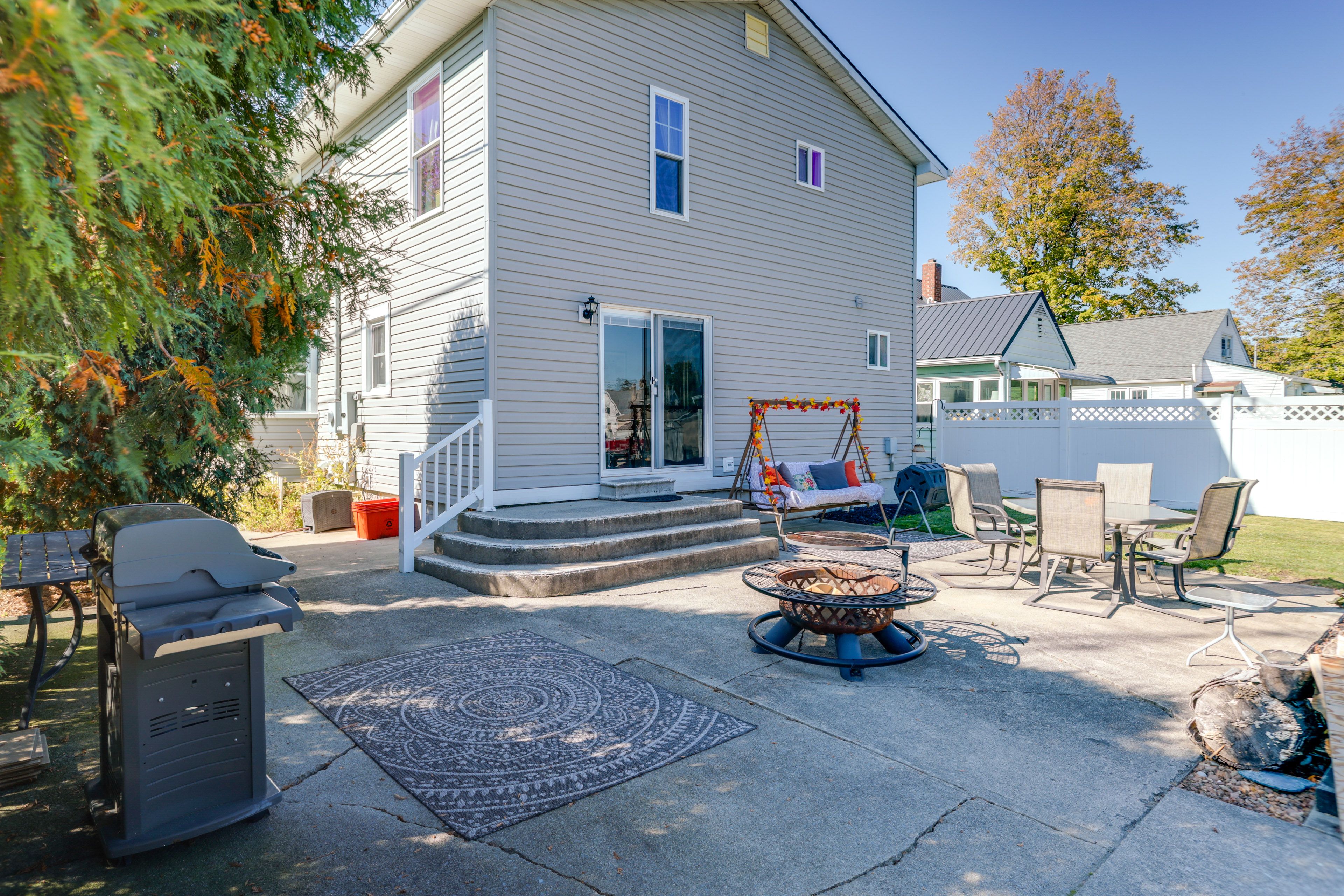 Patio & Yard | Wood-Burning Fire Pit | Outdoor Dining | Gas Grill