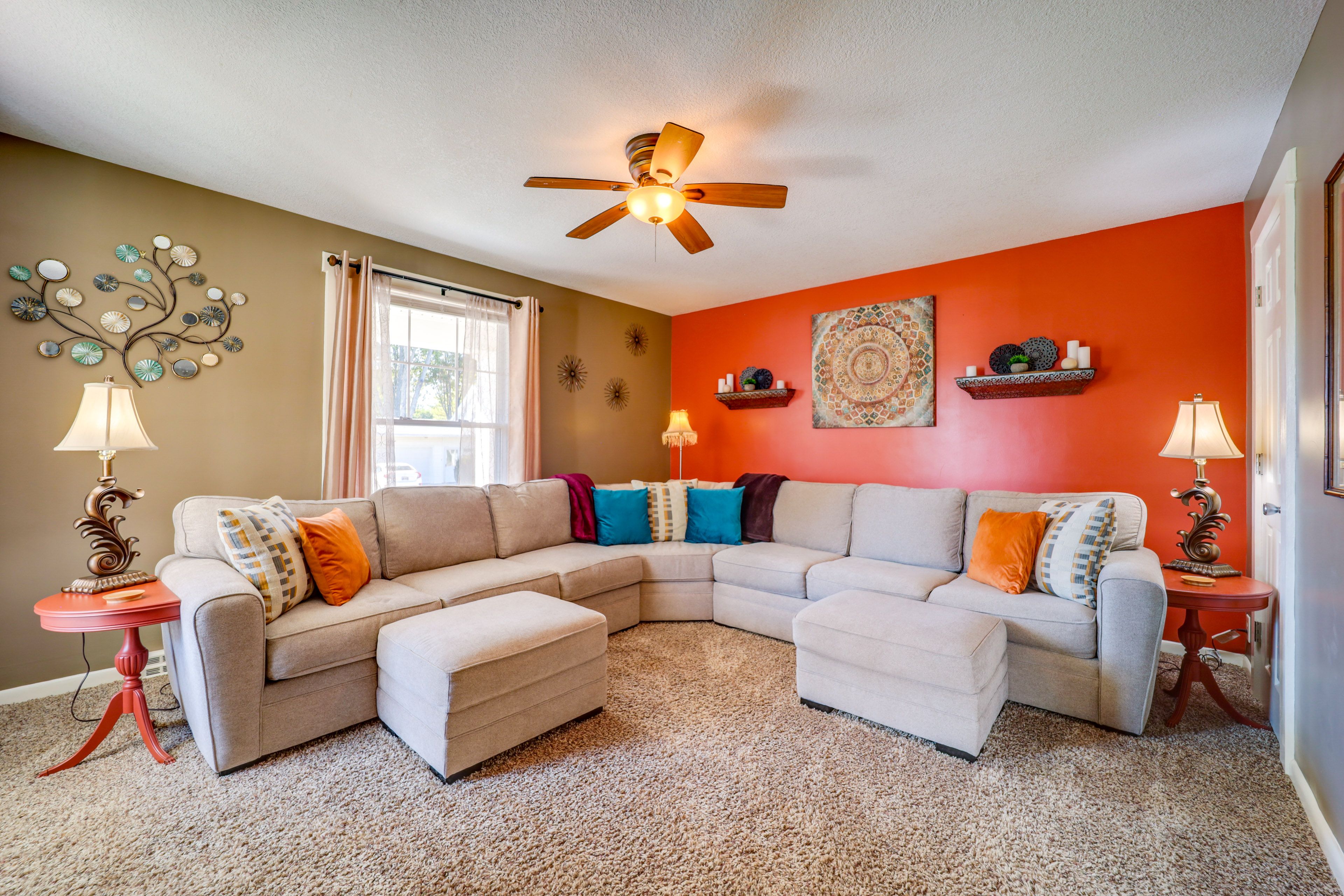 Living Room | Free WiFi | Sleeper Sofa | Smart TV | 1st Floor