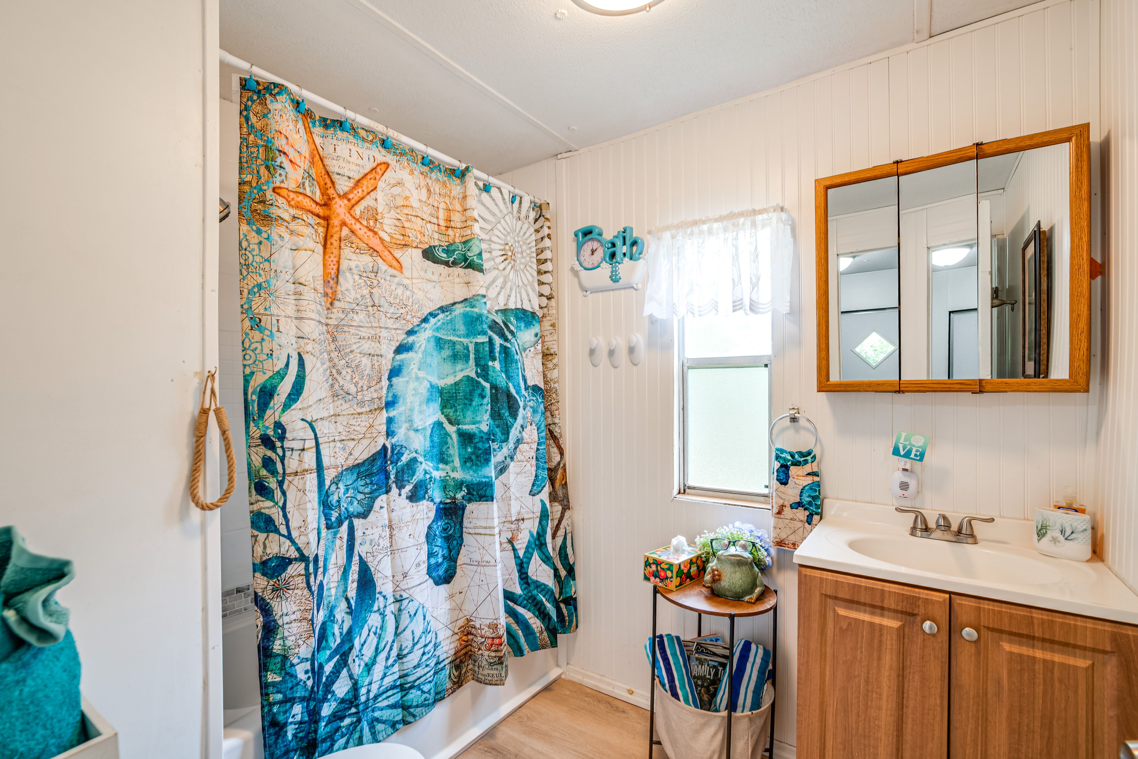 Full Bathroom