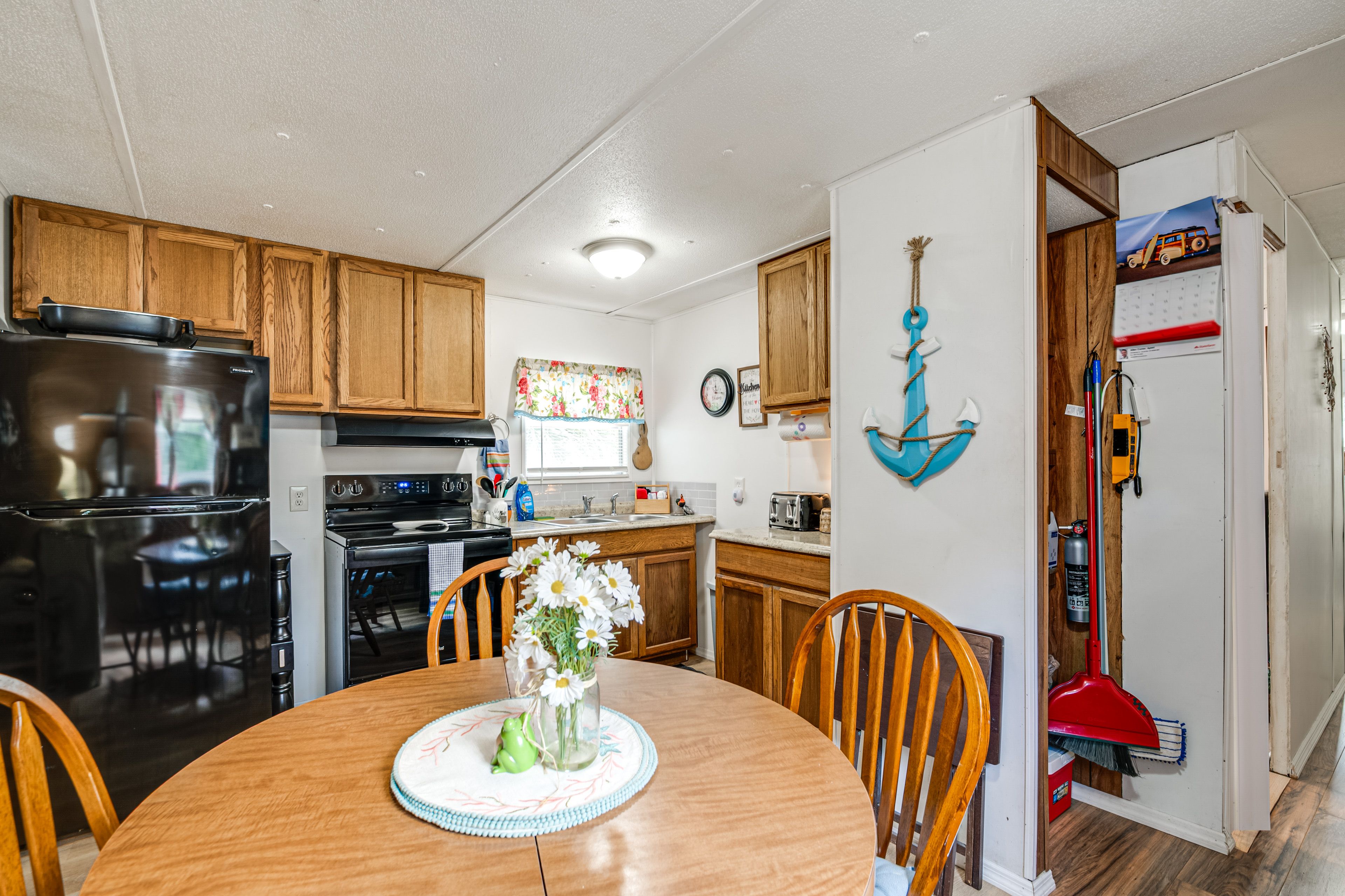 Kitchen | Dishware & Flatware