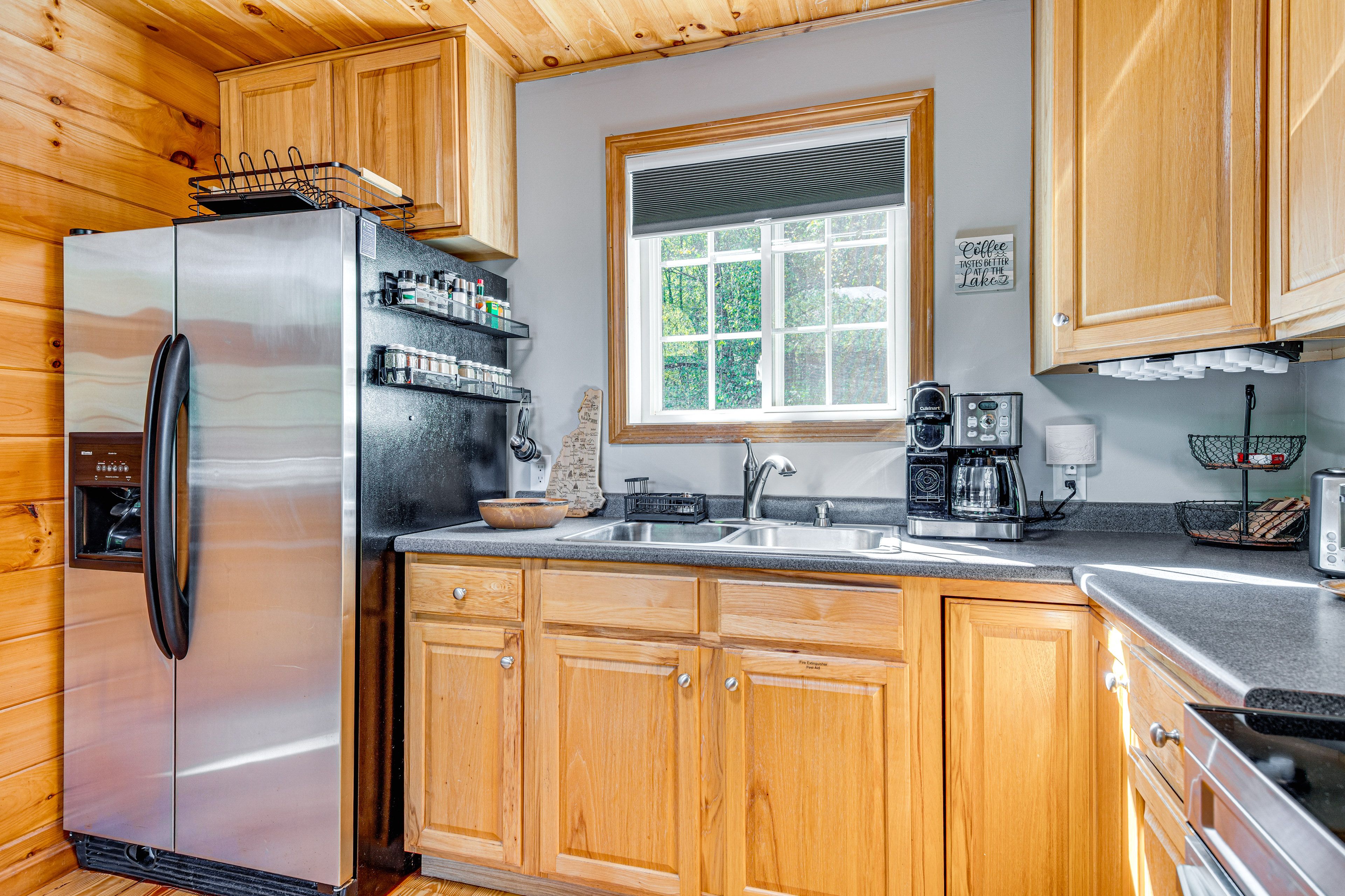 Kitchen | Main Level