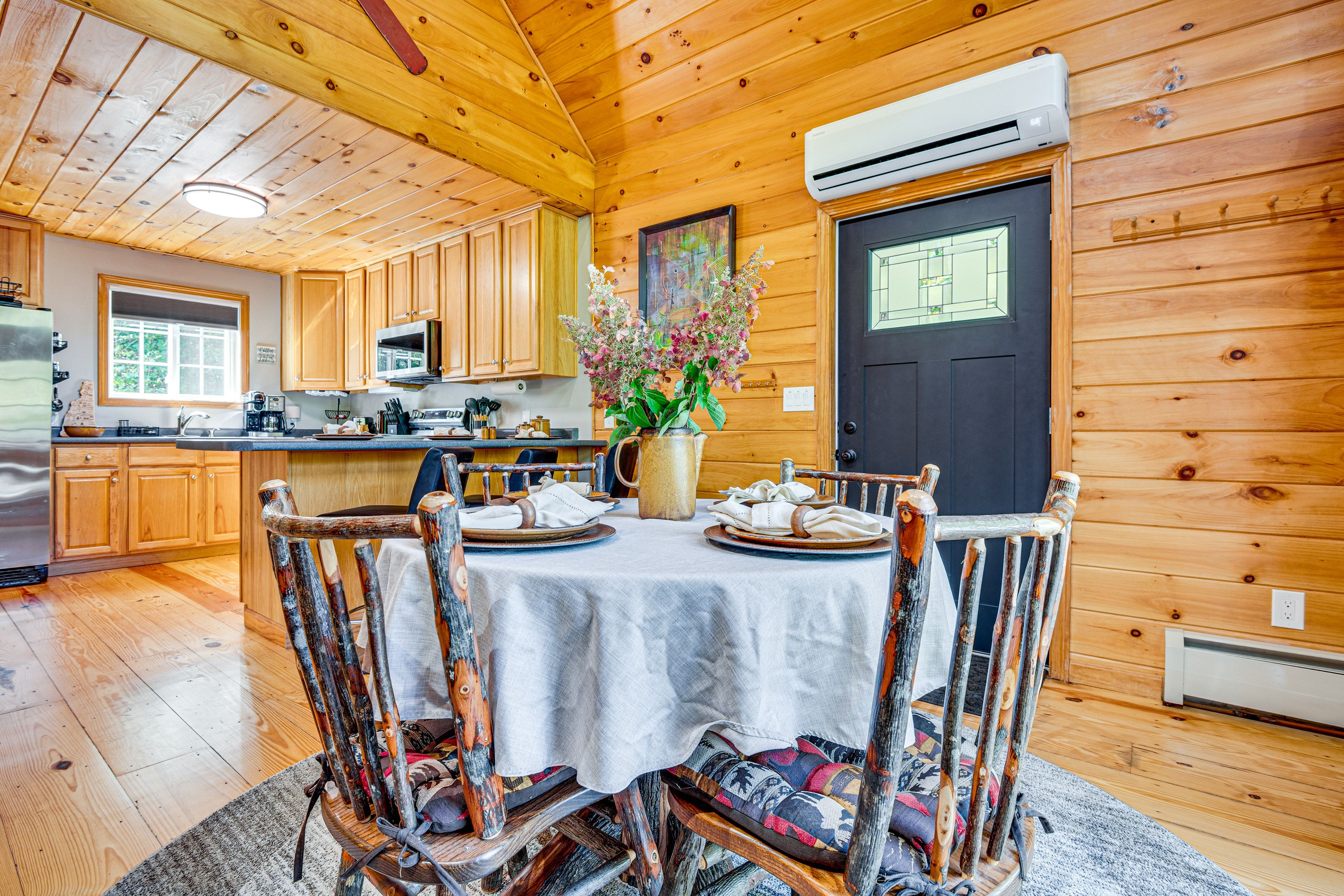 Dining Area | Main Level