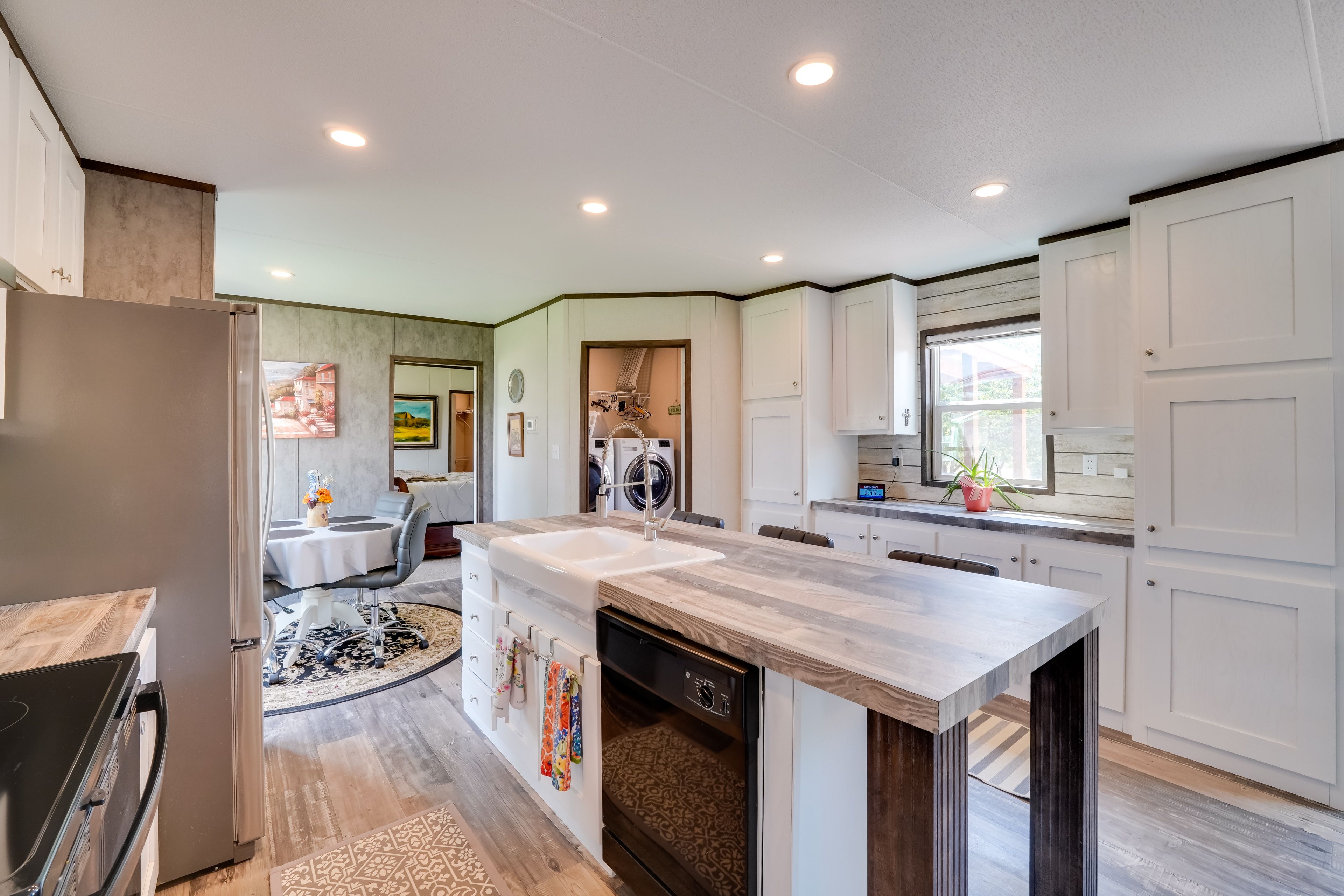 Kitchen | Cooking Basics | Complimentary Spices | Dining Table