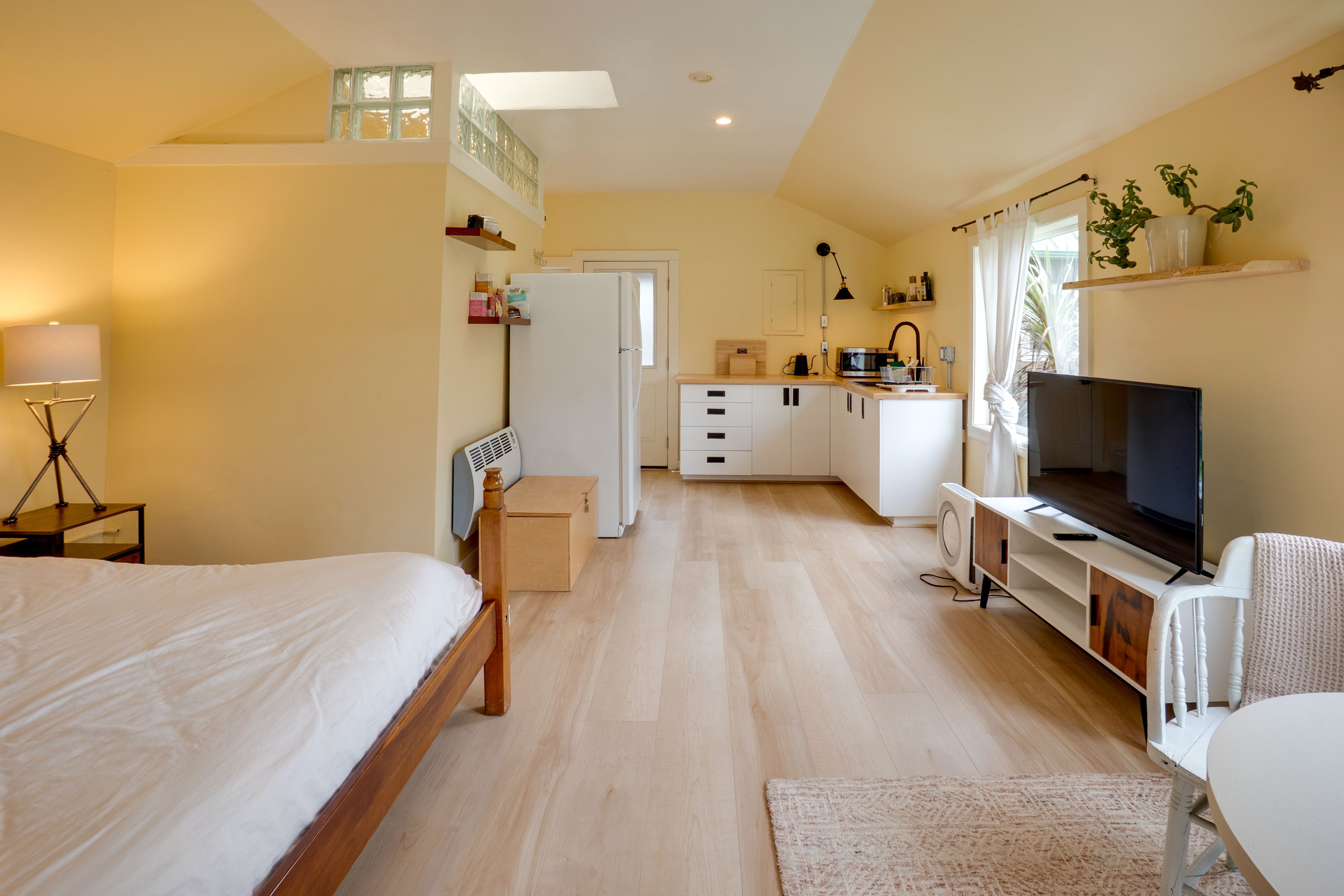 Studio Interior | Free WiFi | Electric Wall Heater