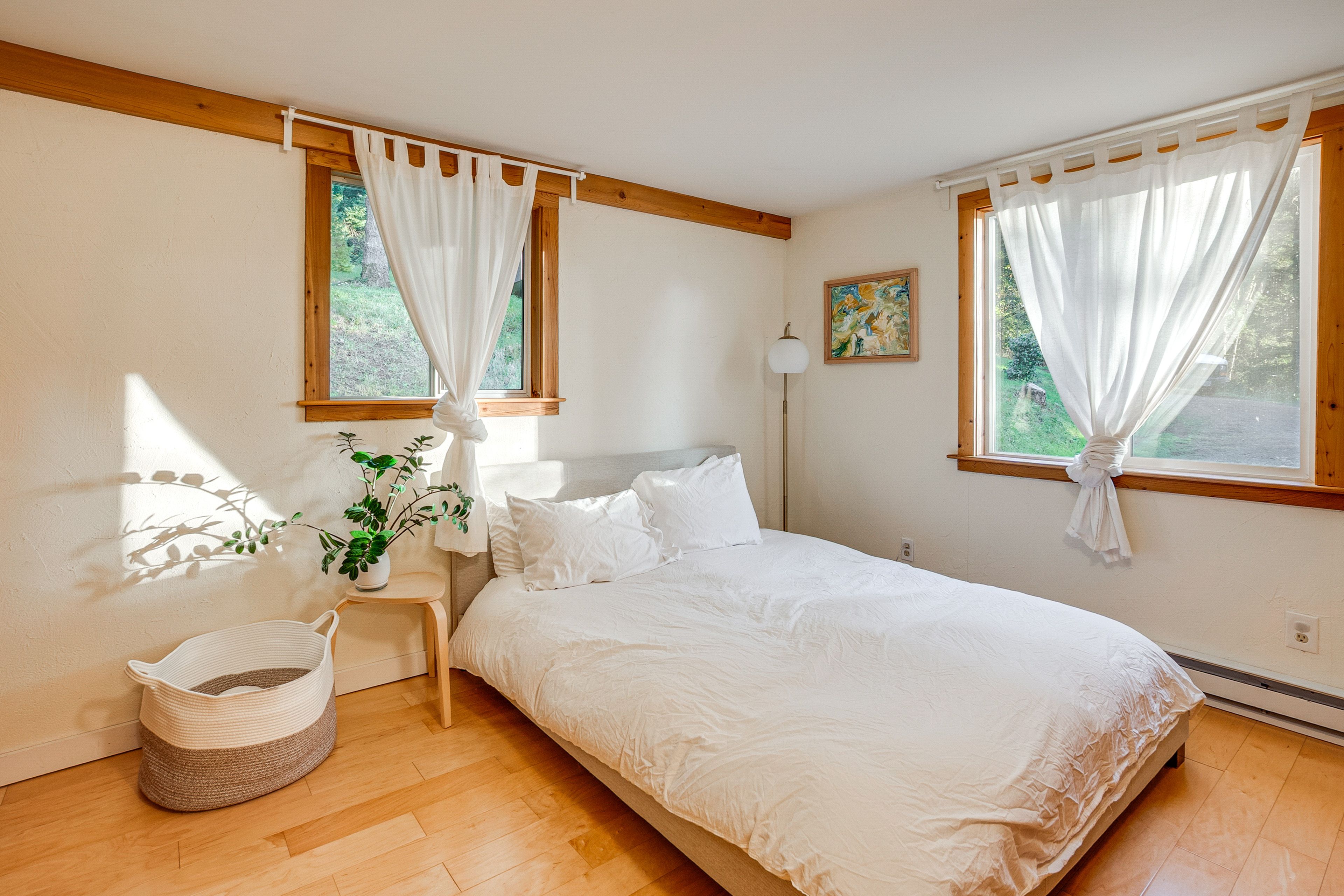 Bedroom 2 | 1st Floor | Queen Bed