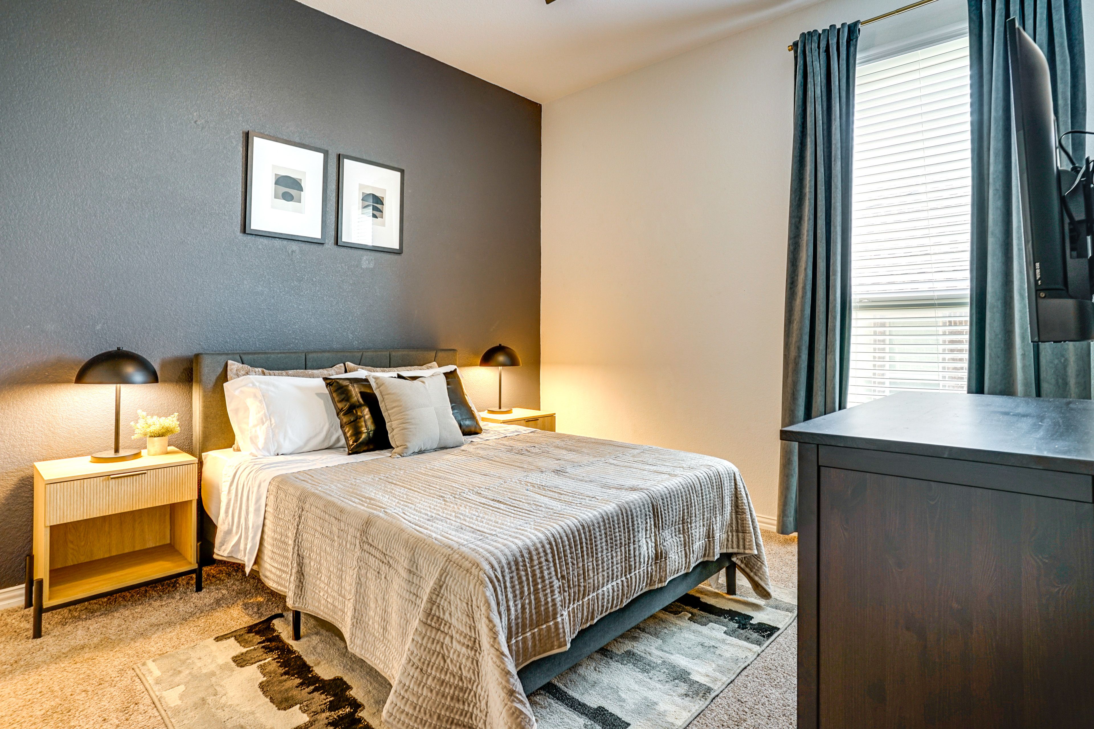 Bedroom 4 | Queen Bed