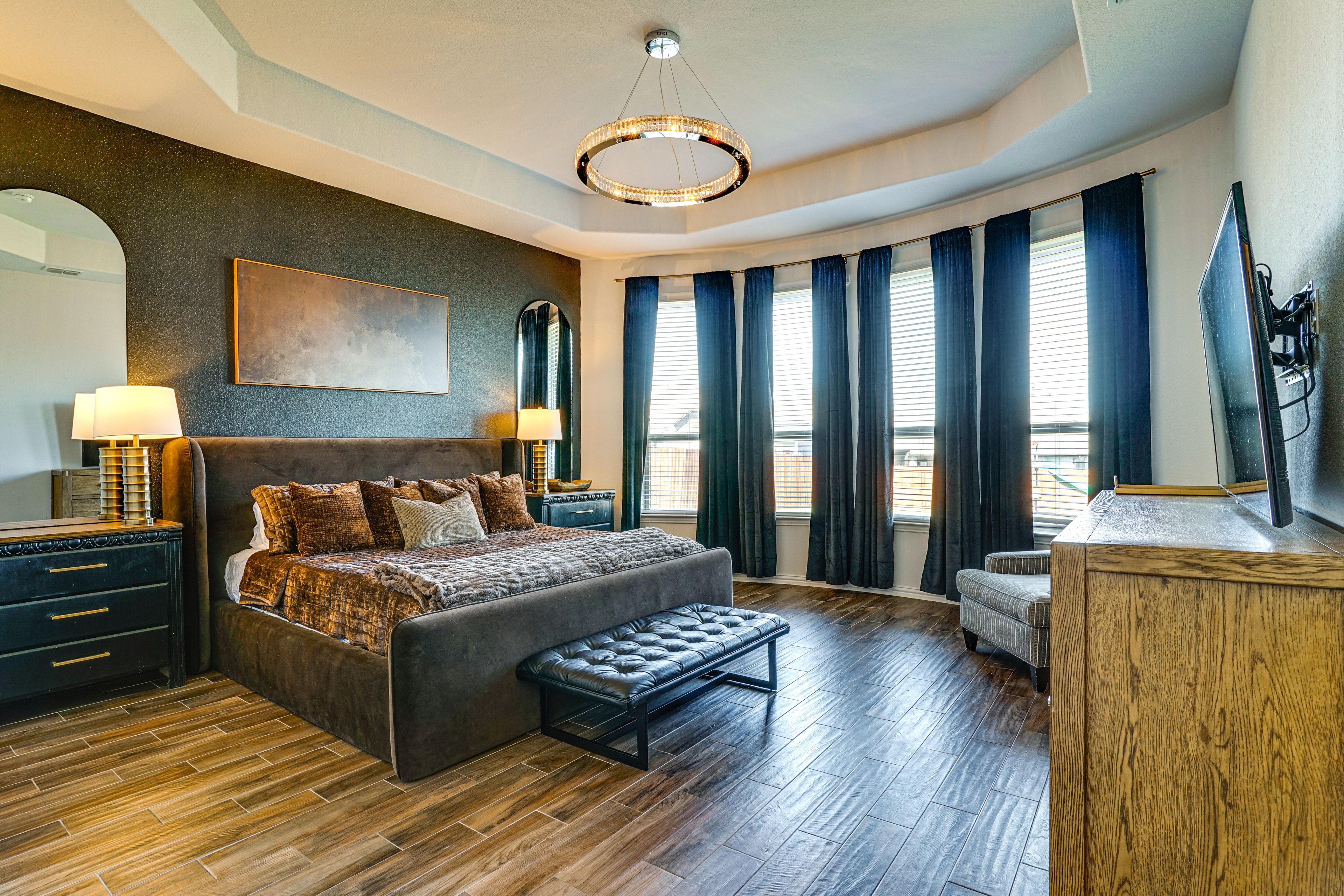 Bedroom 1 | King Bed