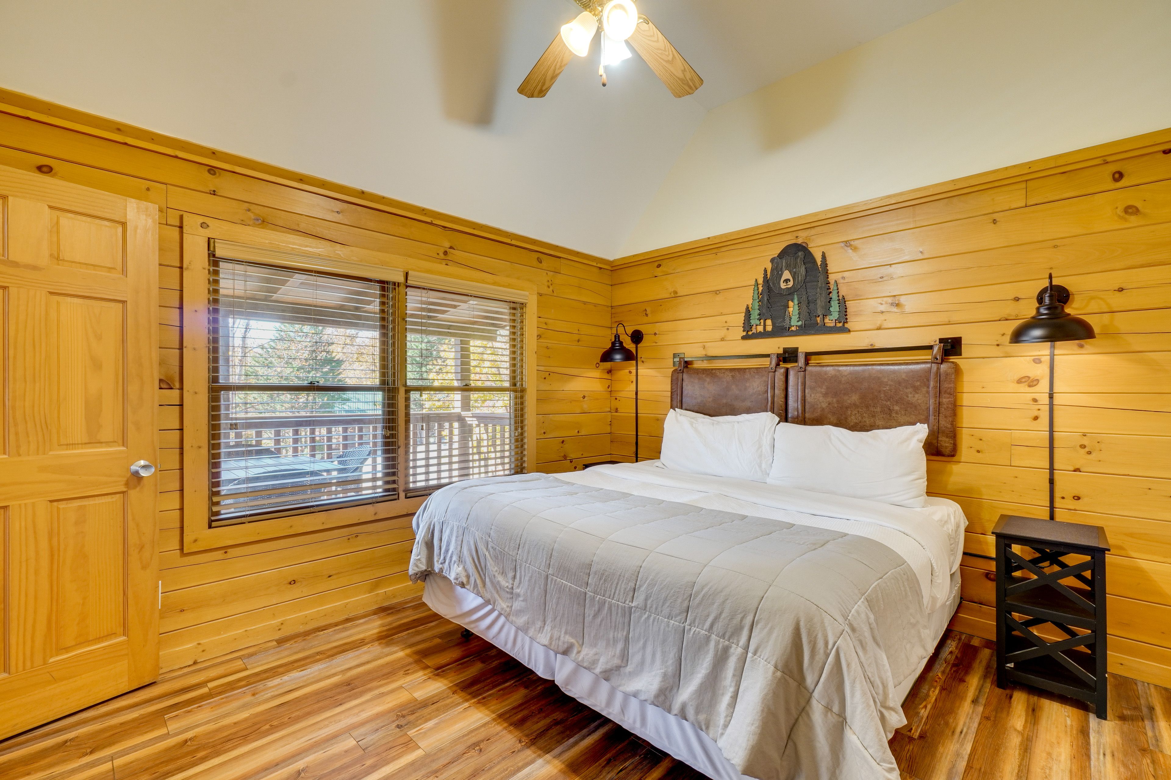 Bedroom 2 | 2nd Floor | King Bed