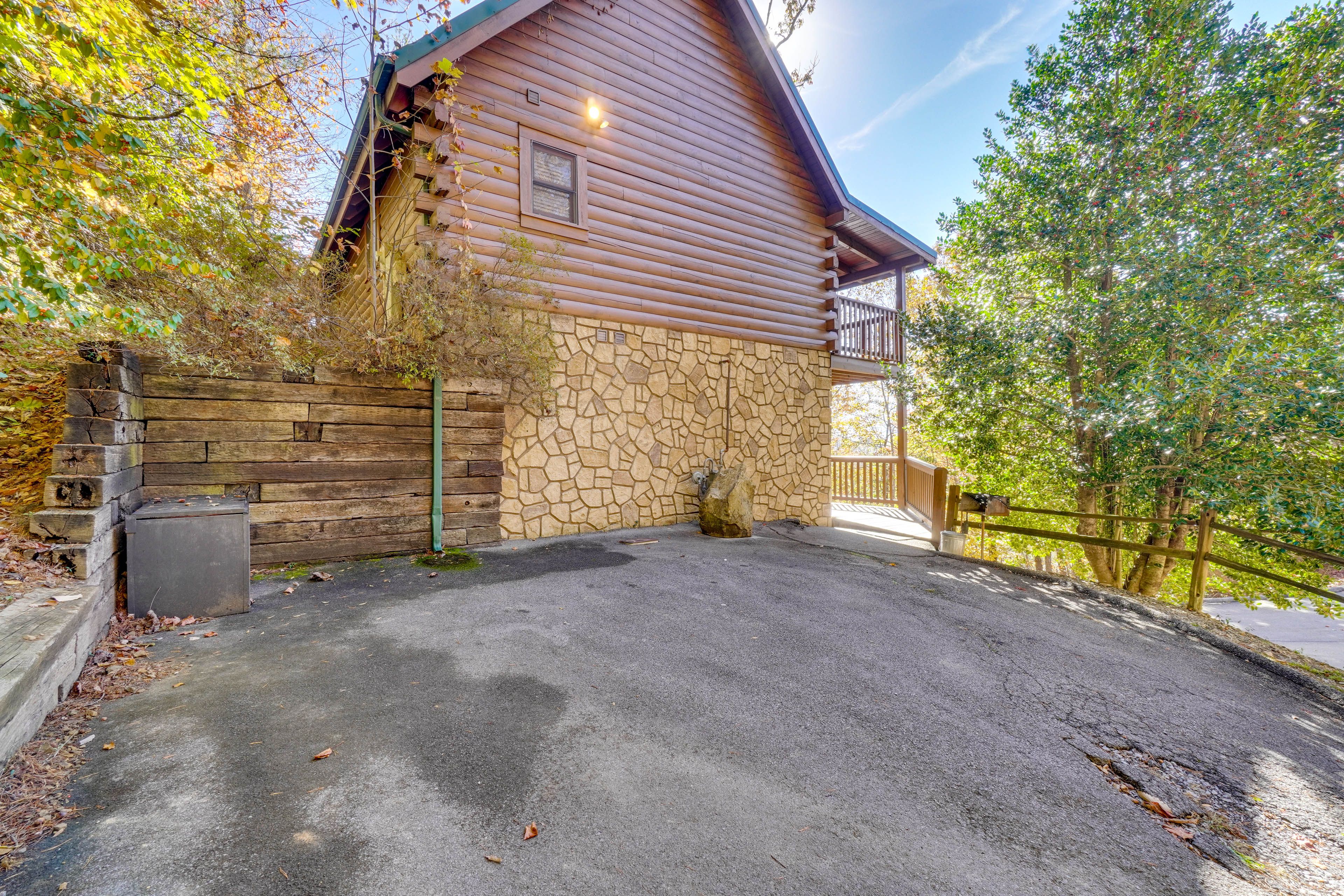 Parking | Driveway (2 Vehicles)