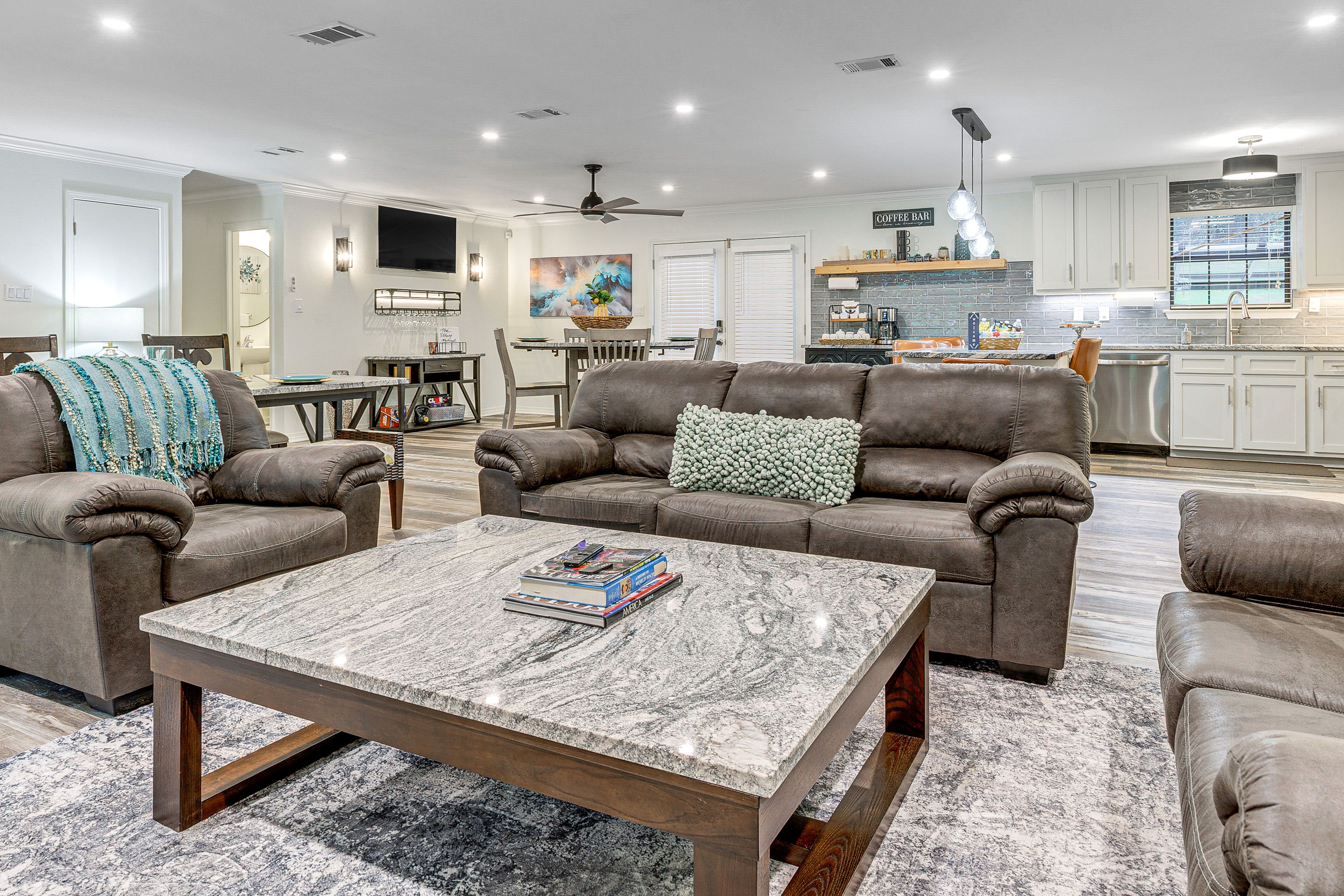 Living Room | Smart TV | Free WiFi