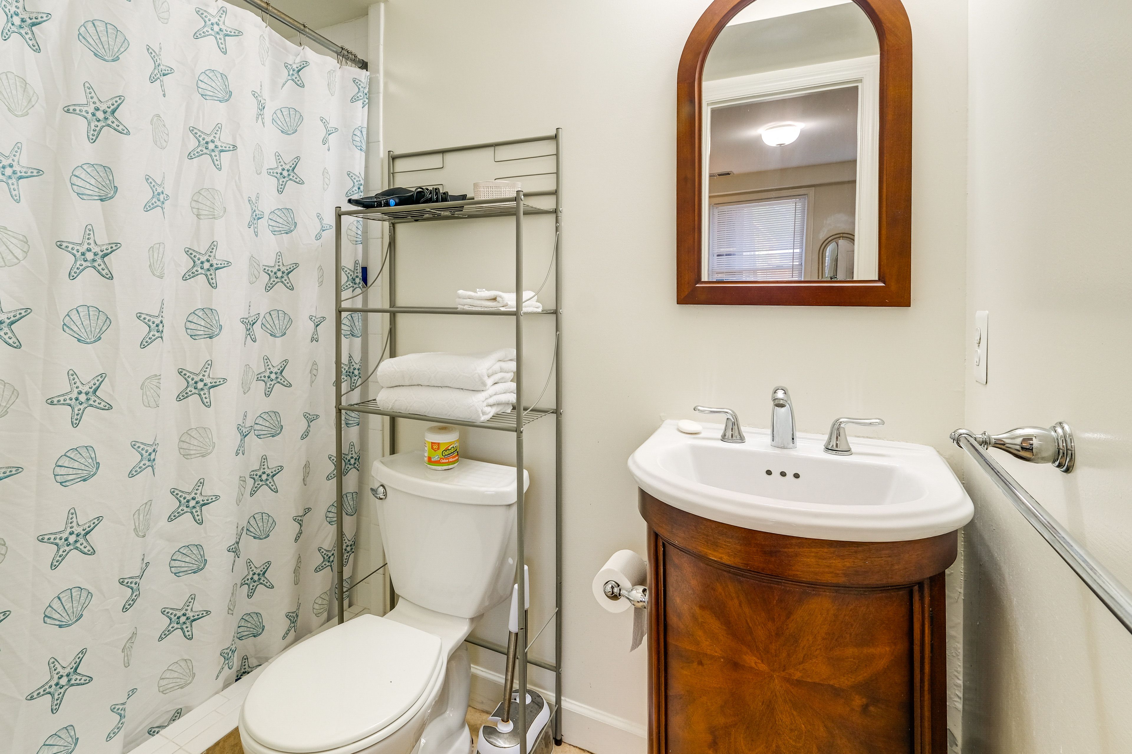 Full Bath | Towels | Hair Dryer