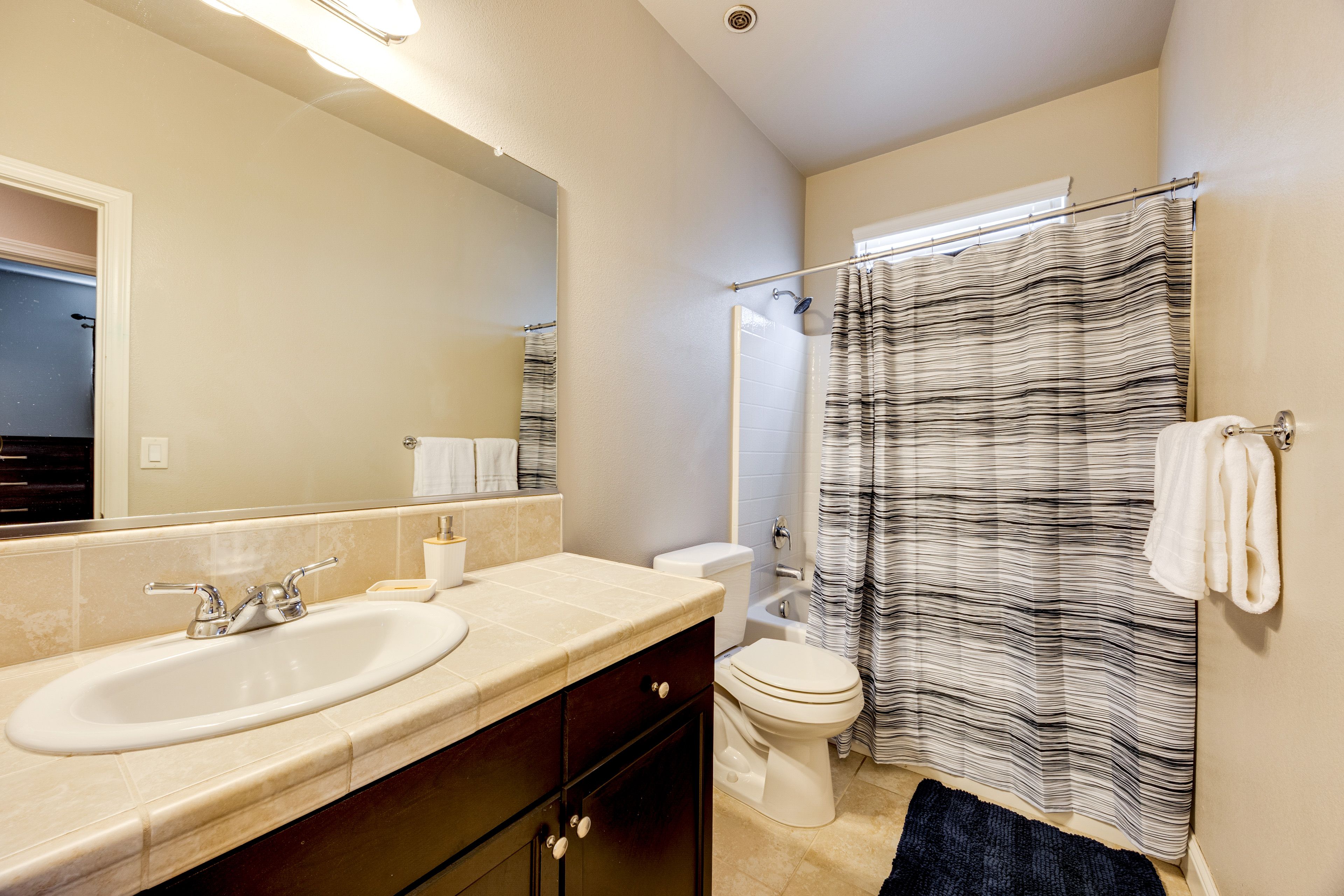 Full Bathroom | 2nd Floor