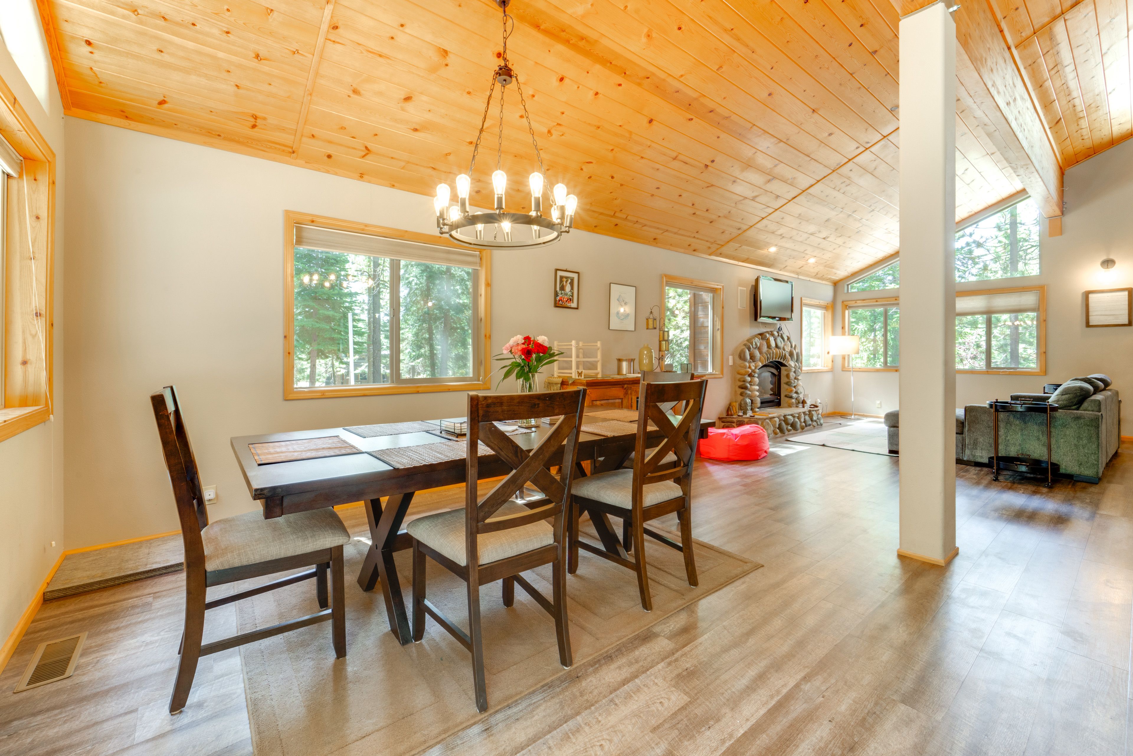 Dining Area | Free WiFi | Main Level