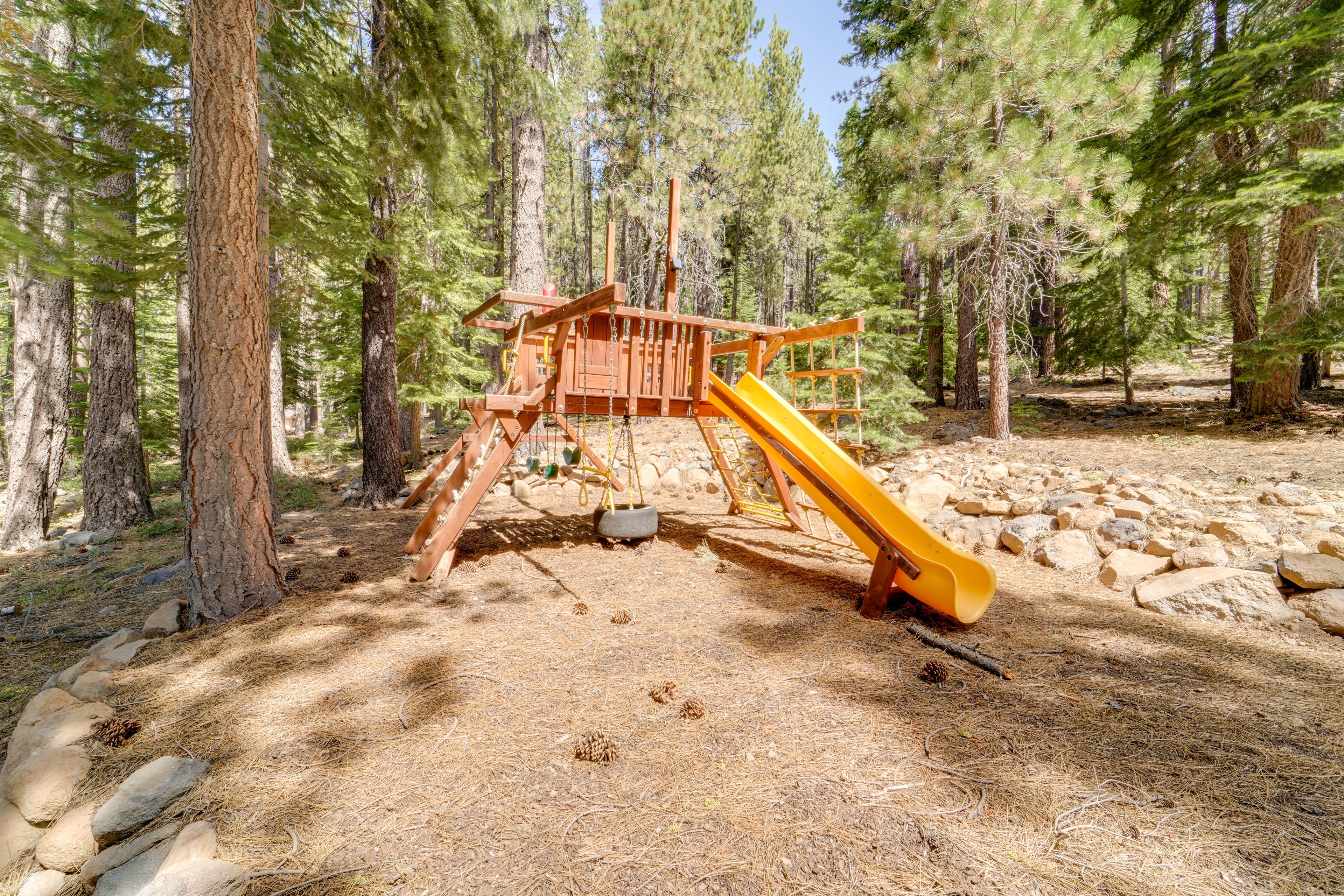 Private Yard | Playset | 2-Story Home
