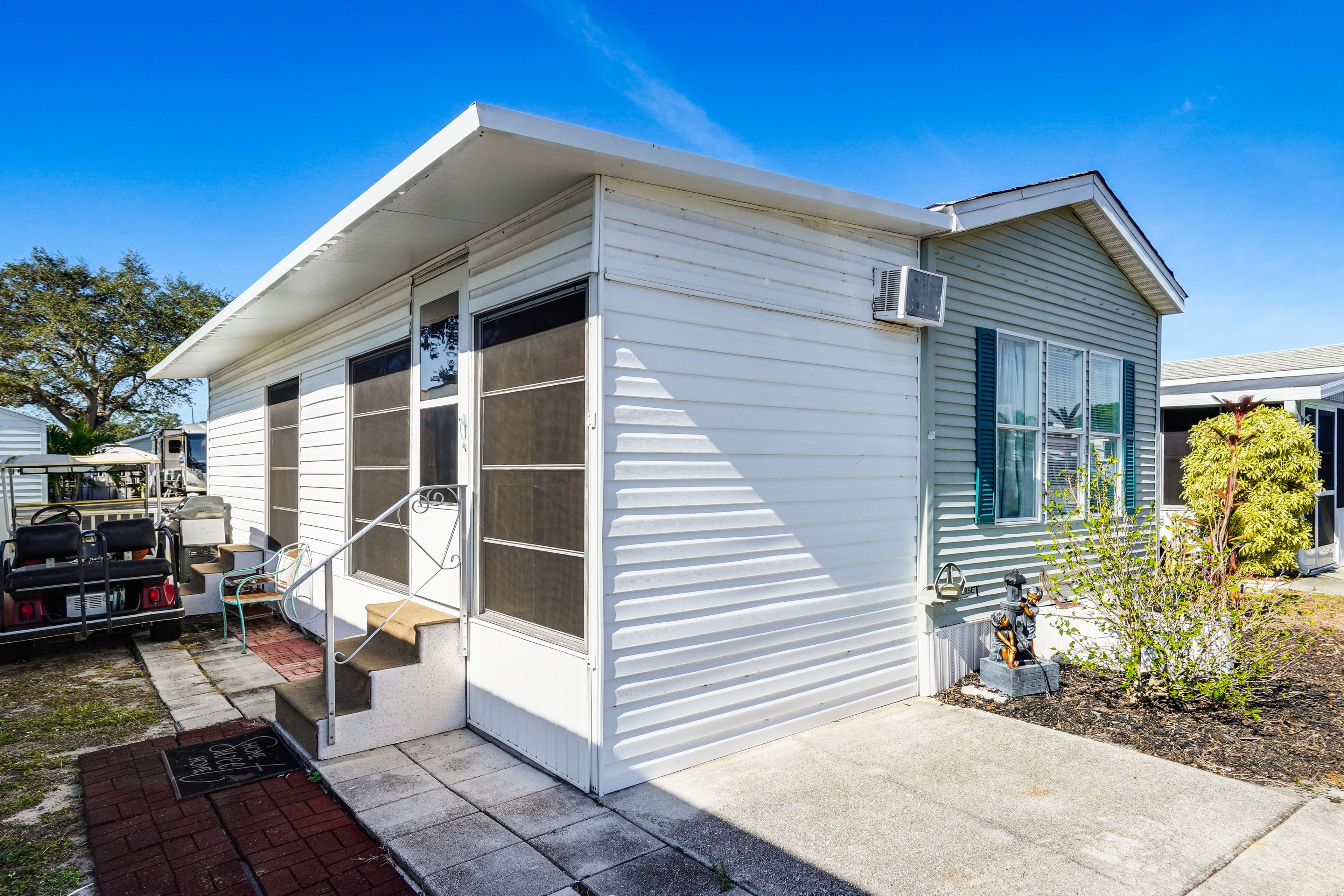 Home Exterior | Parking | Driveway (1 Vehicle)