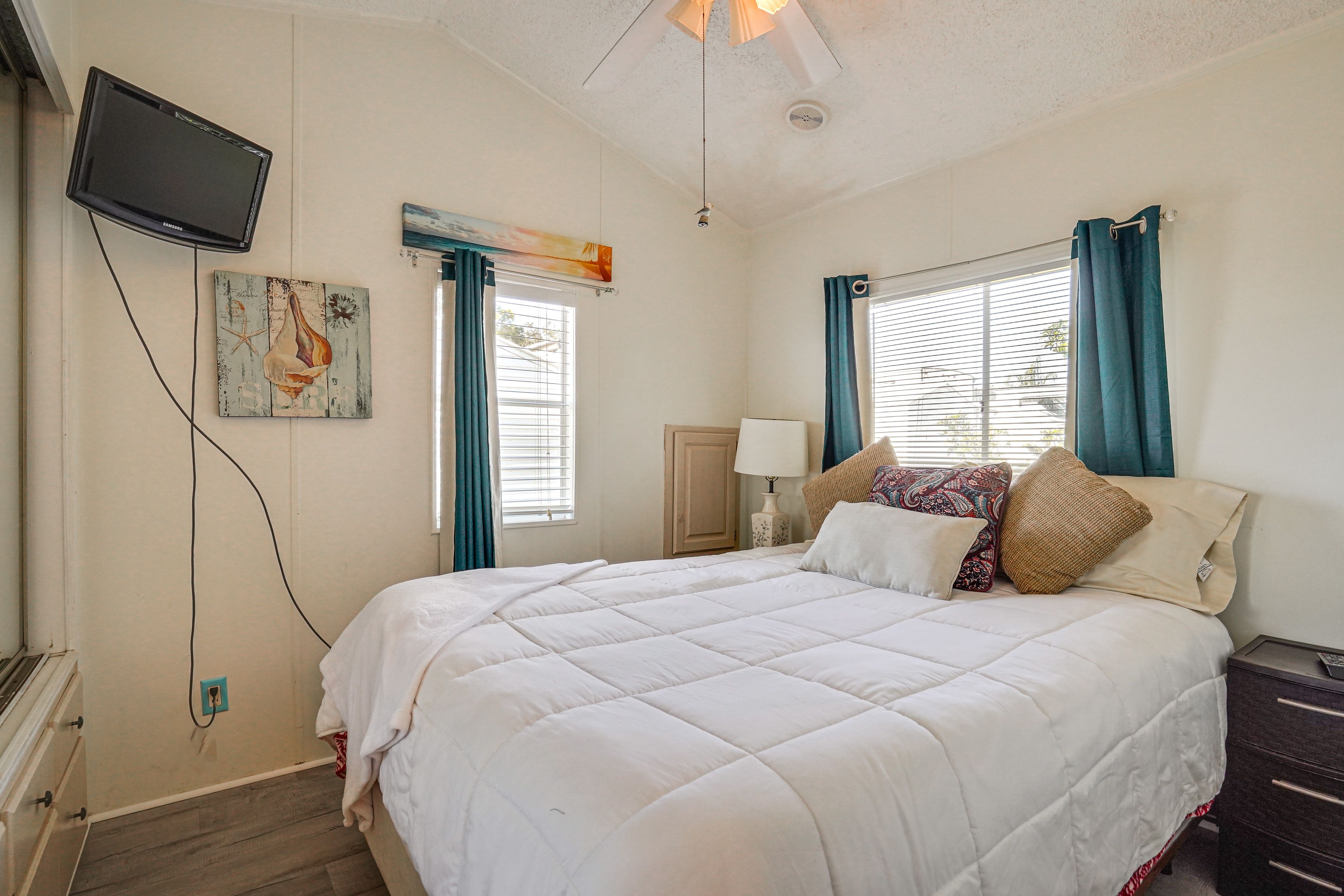 Bedroom 1 | Queen Bed | Linens Provided