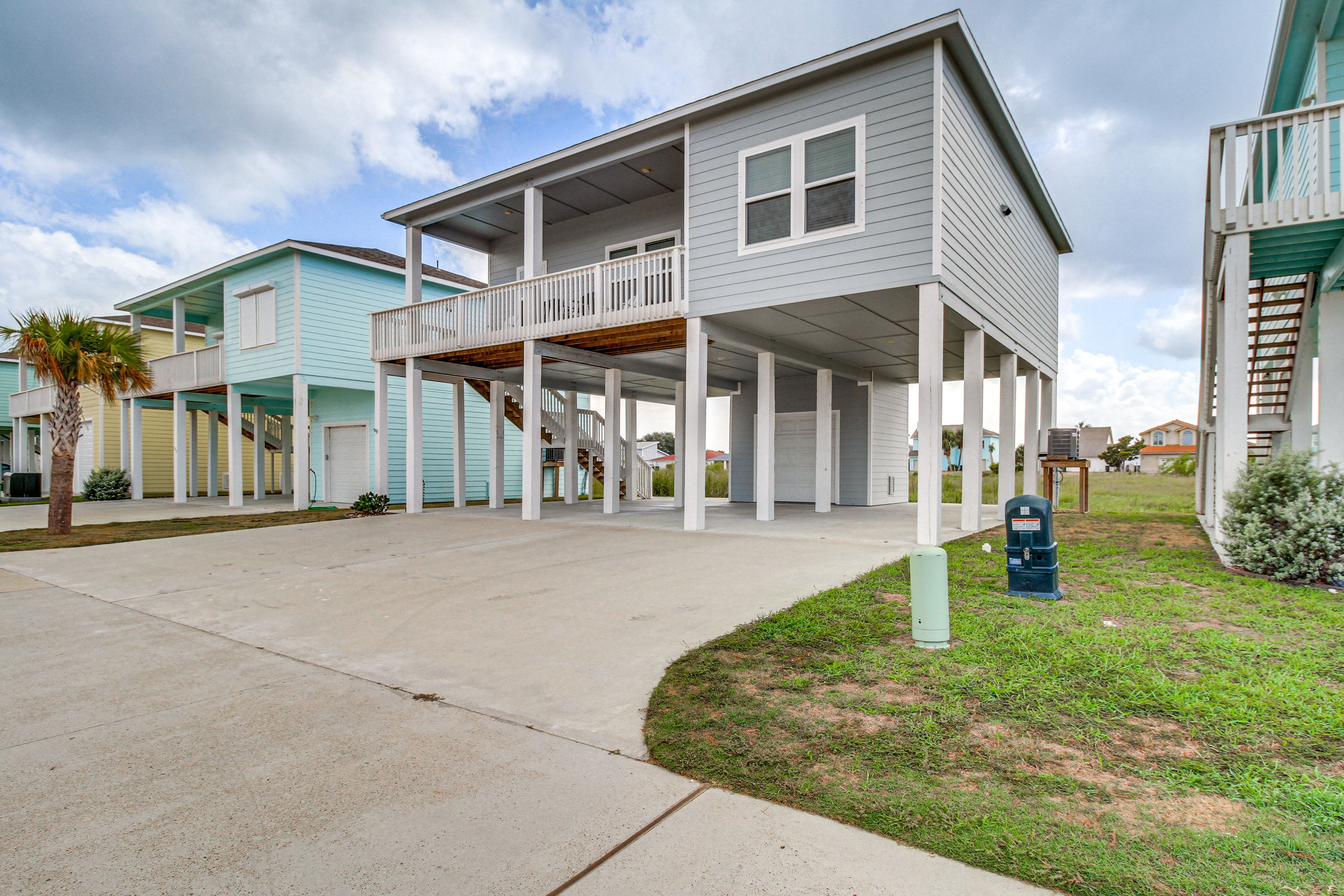 Property Exterior | Single-Story Home