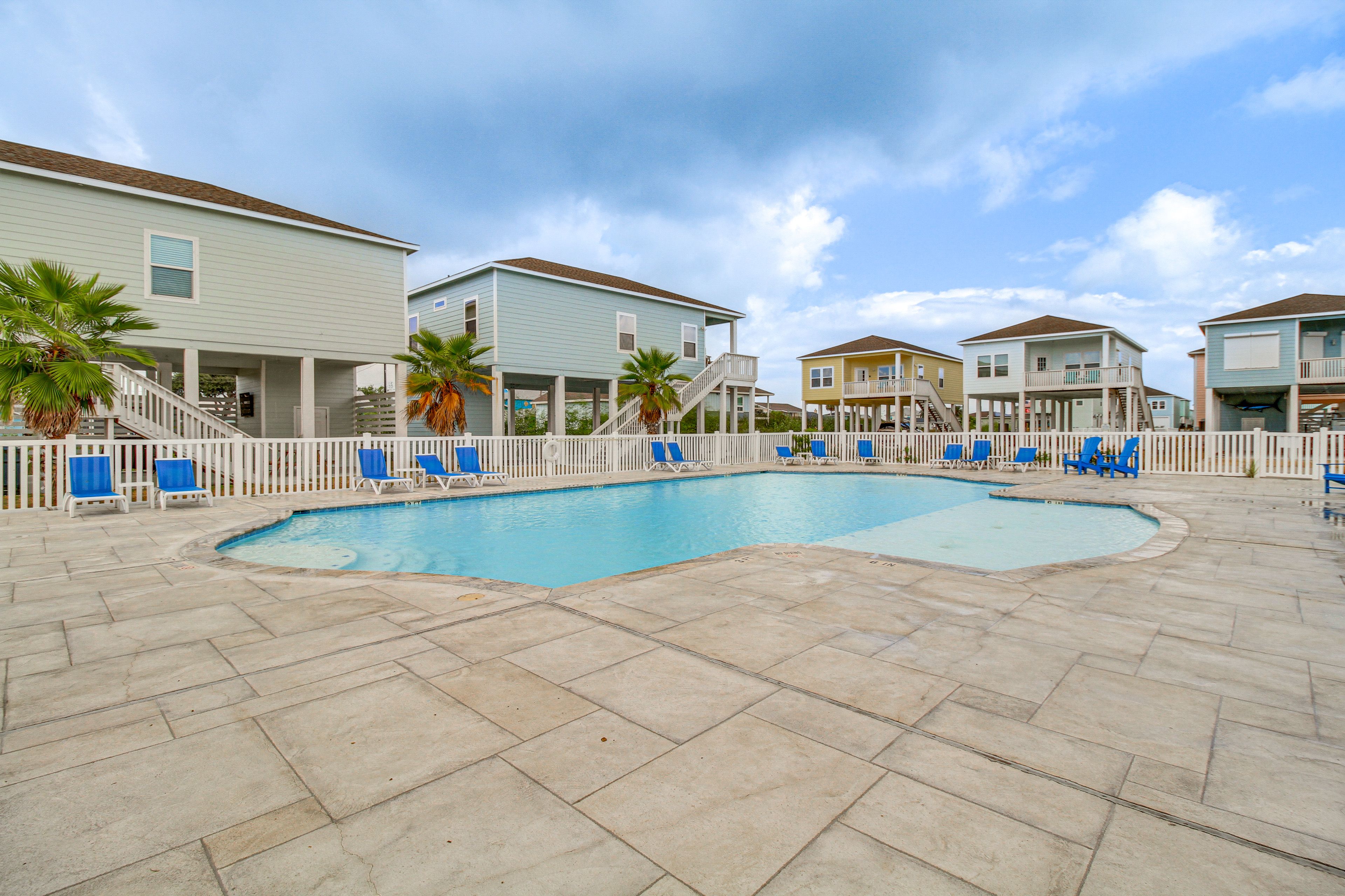 Ocean Reef Cottages | Community Pool Area