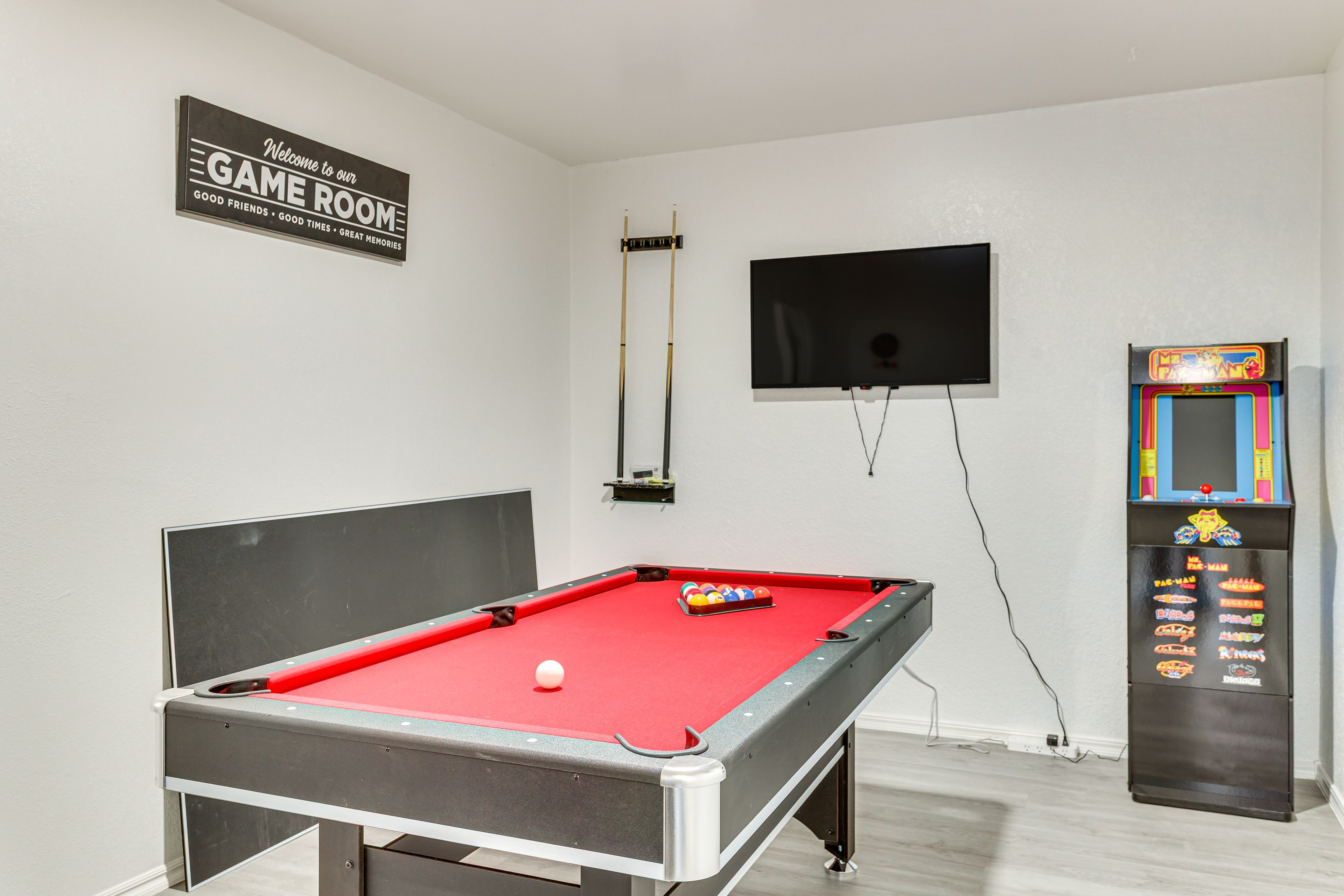 Game Room | Single-Story Home | Free WiFi | Central A/C & Heating