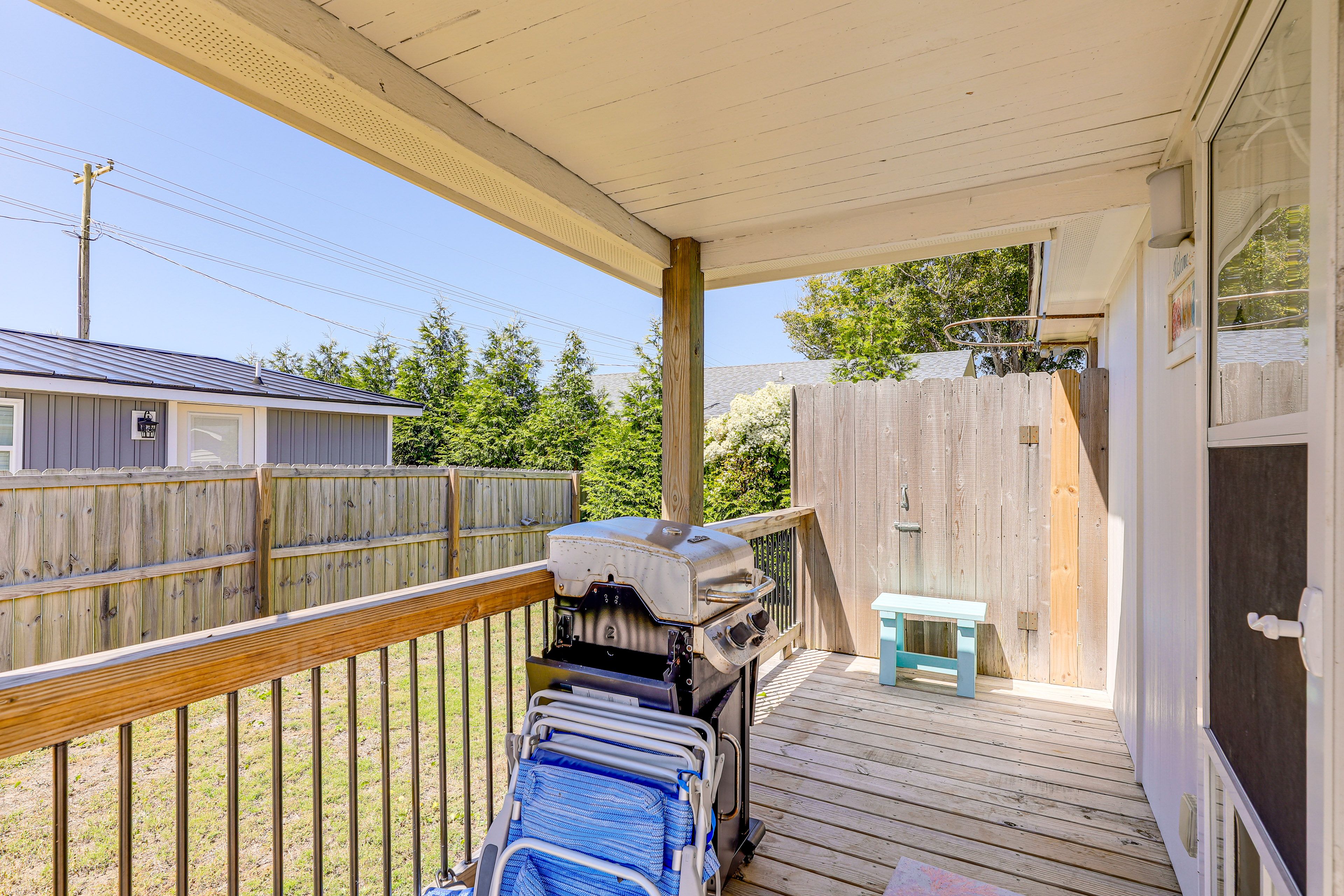 Covered Porch | Gas Grill | Beach Chairs