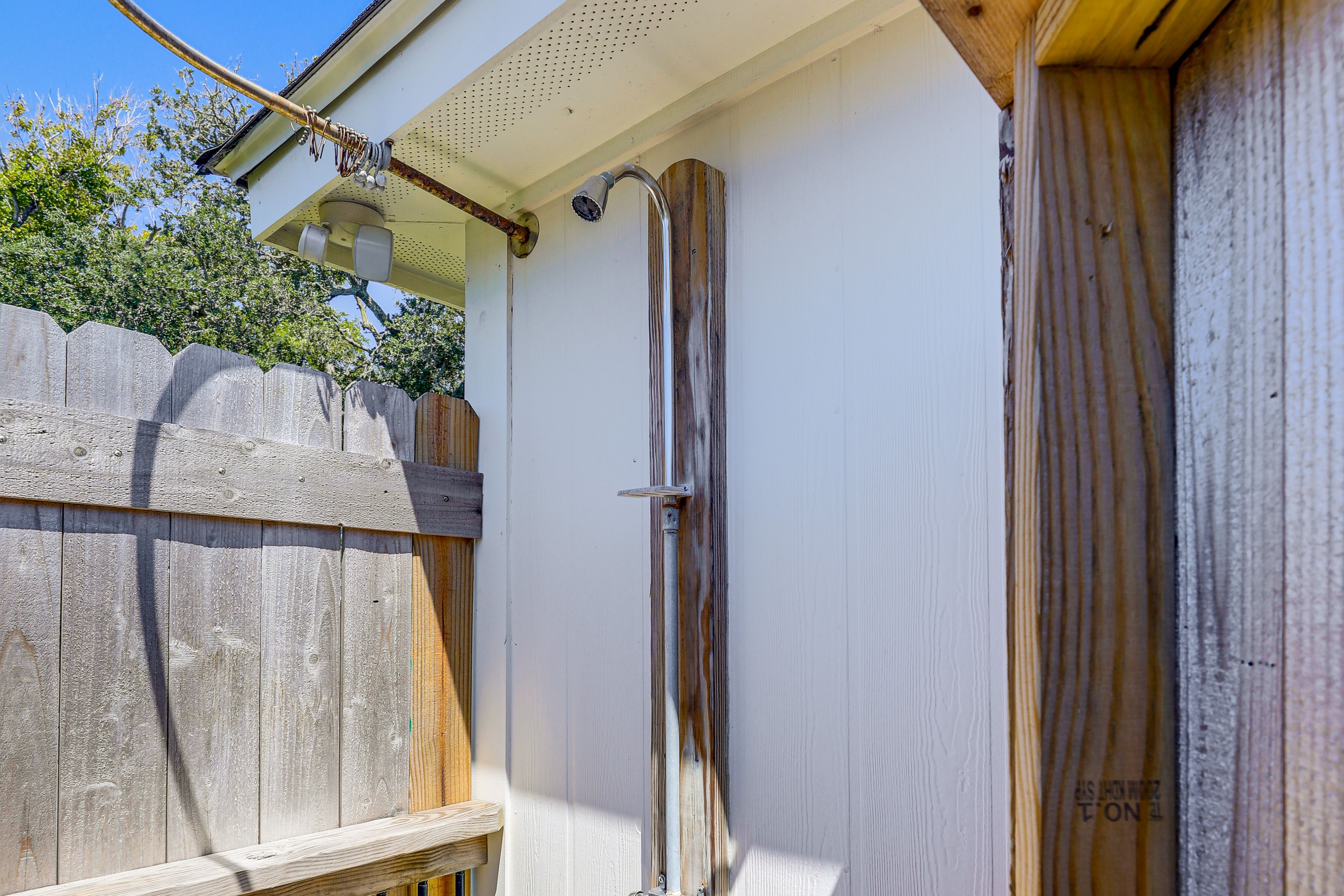 Outdoor Shower | Hot & Cold Water