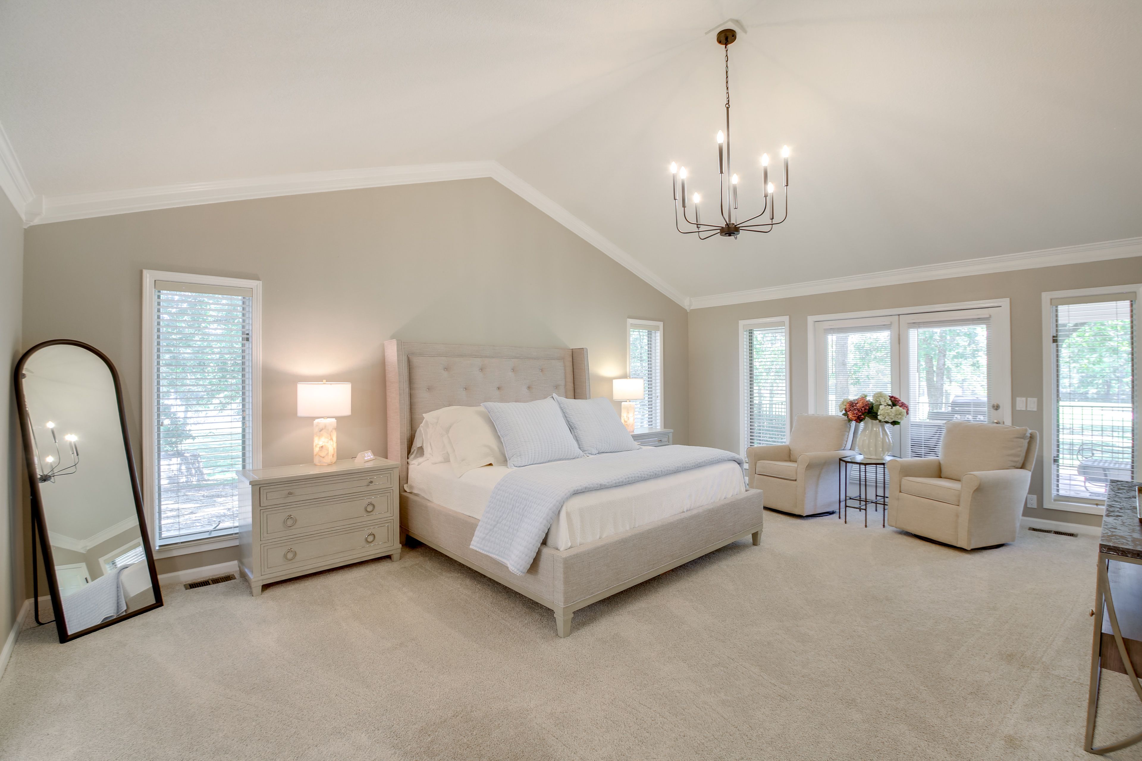 Bedroom Suite 1 | King Bed | Smart TV