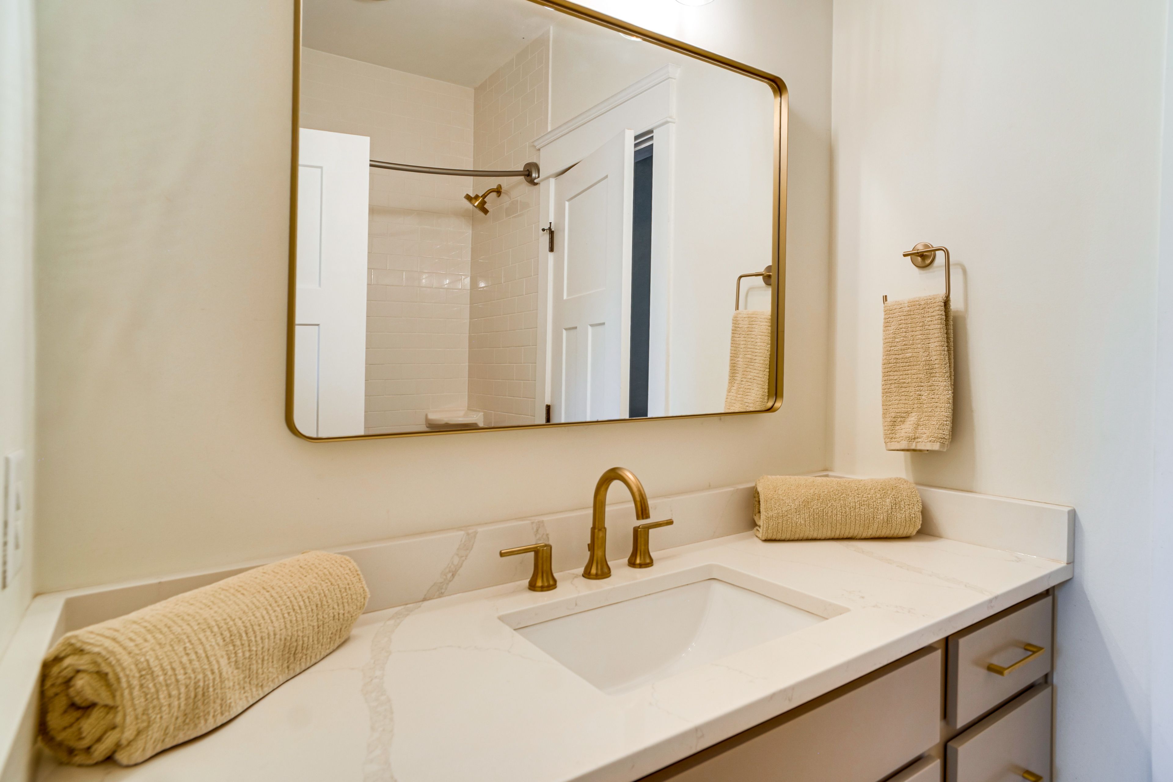 En-Suite Bathroom | 2nd Floor | Towels Provided