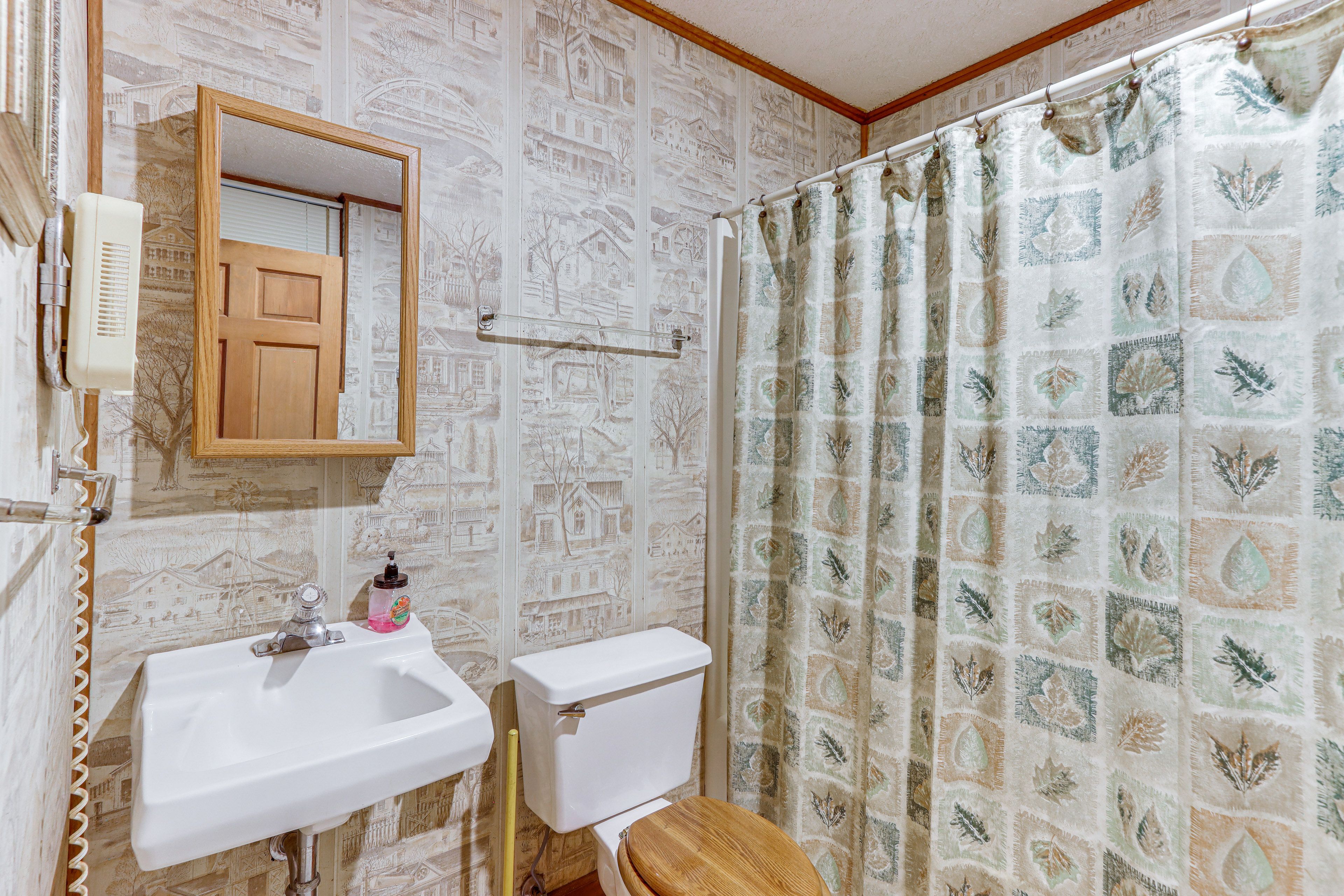 Bathroom | Towels Provided