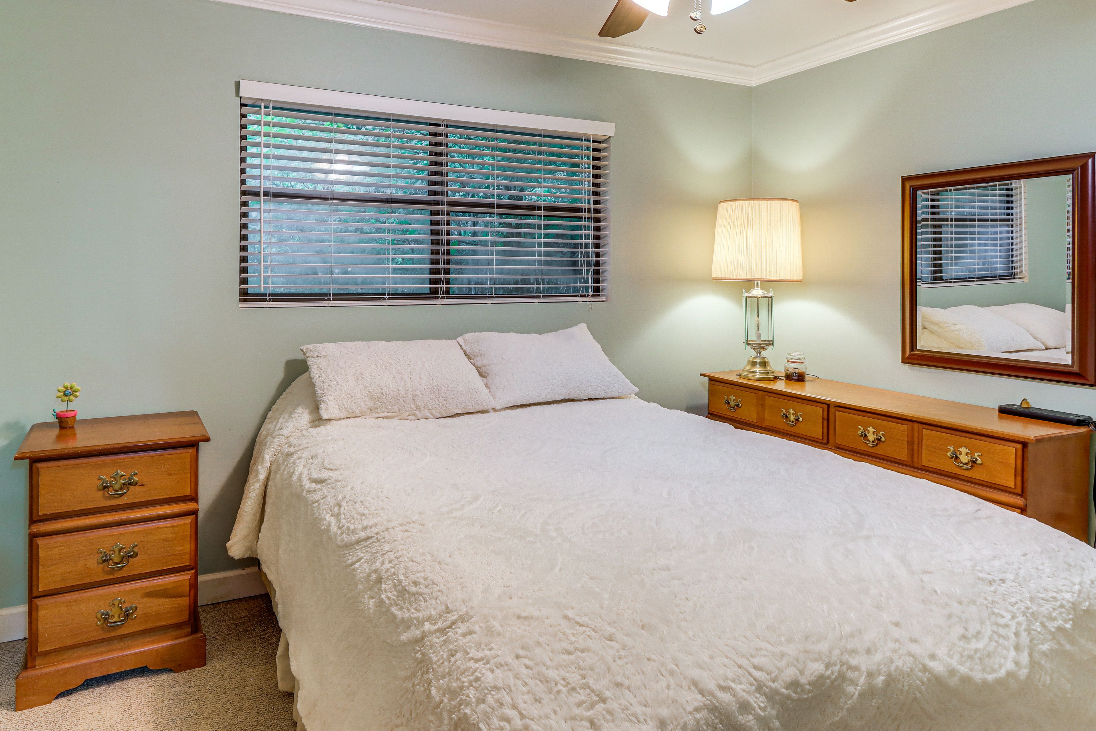 Bedroom 2 | Queen Bed