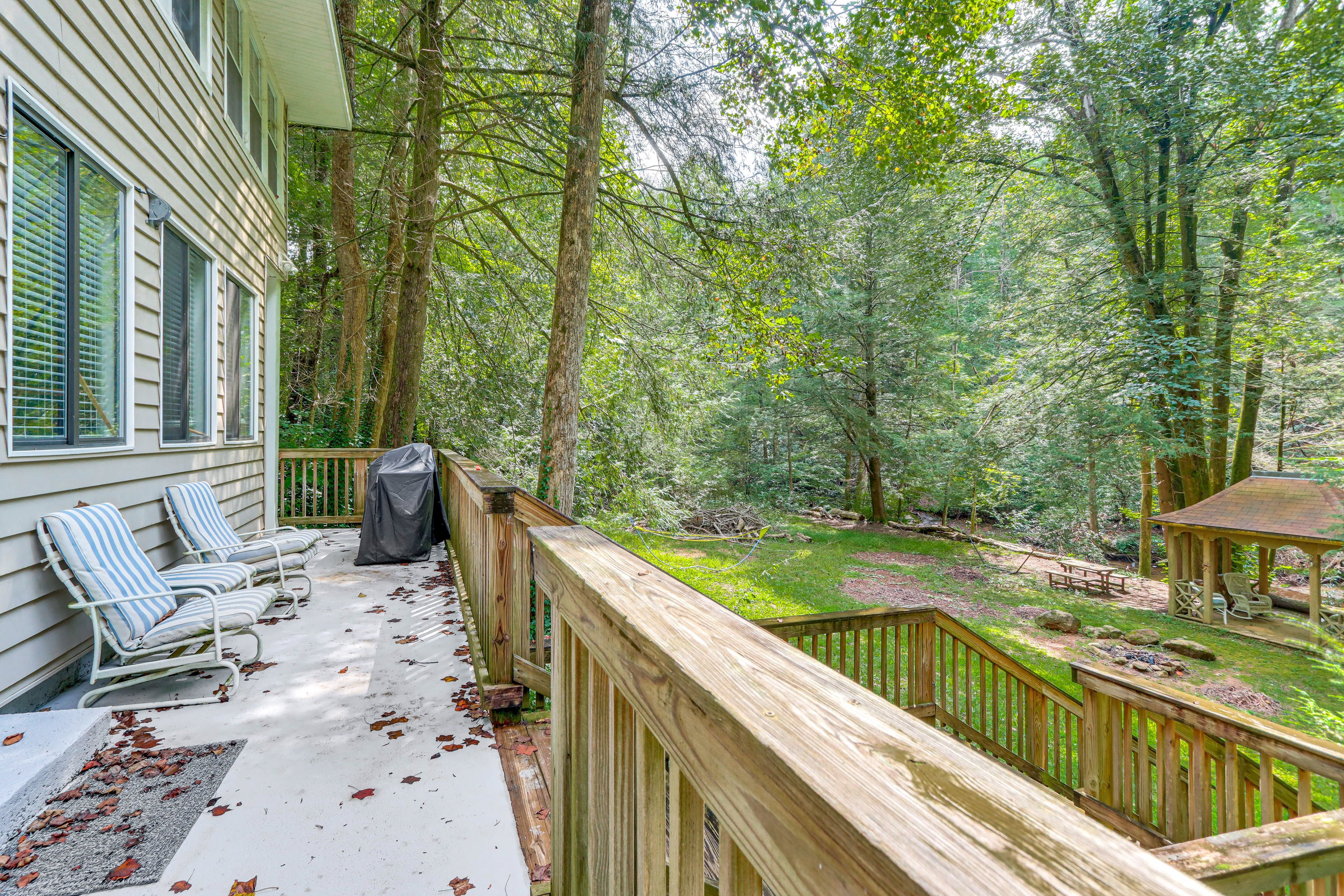 Private Deck | Gas Grill