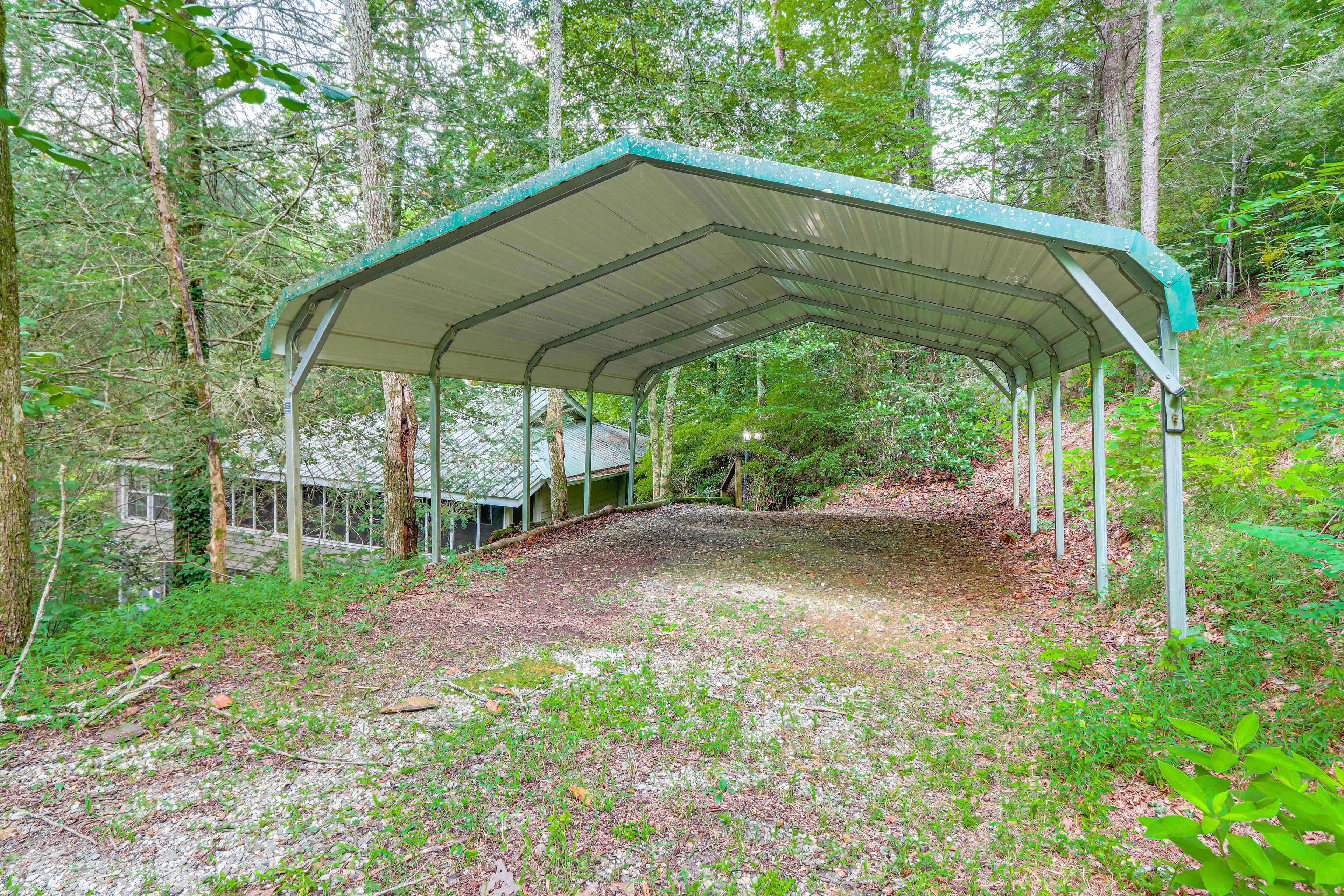 Parking | Driveway (3 Vehicles)