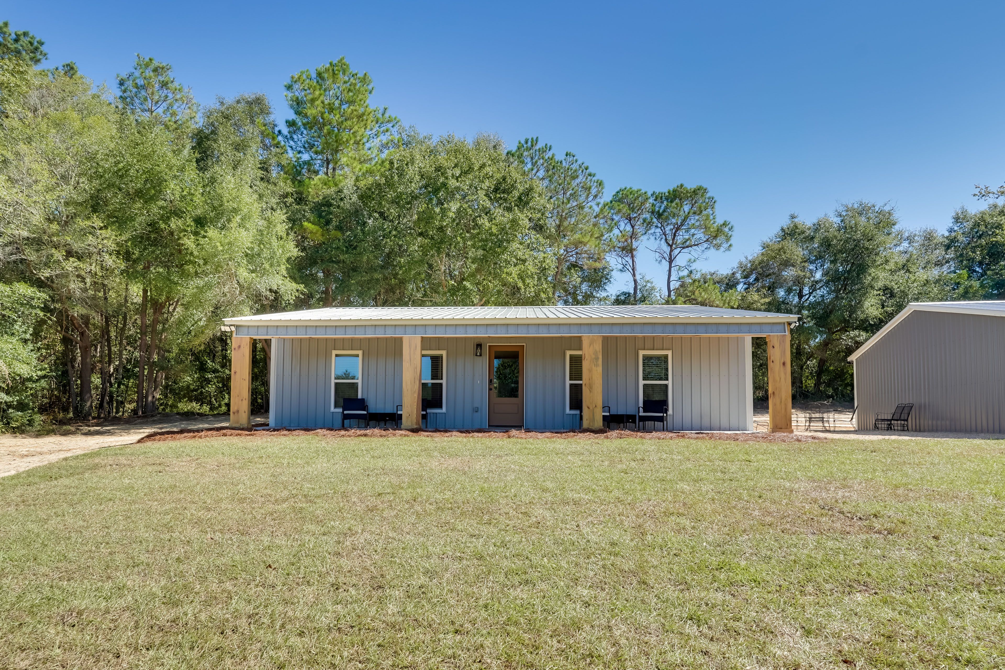 Property Exterior | Single-Story Cottage