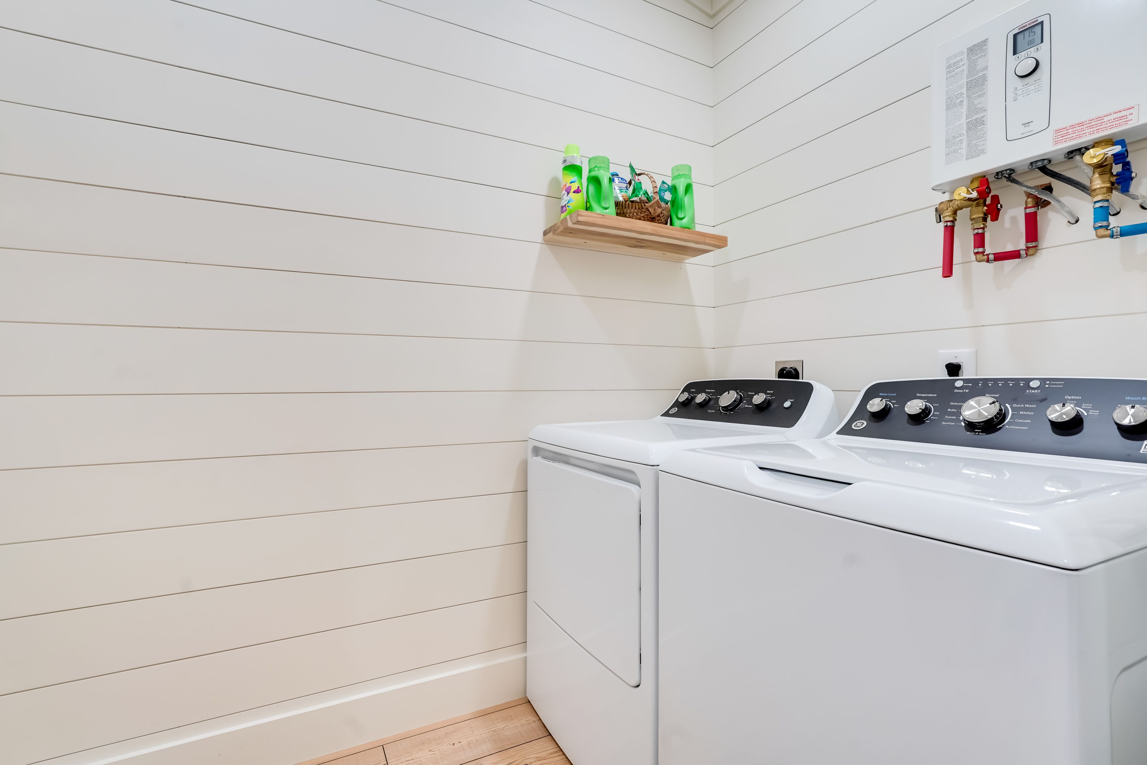 Laundry Room | Washer & Dryer