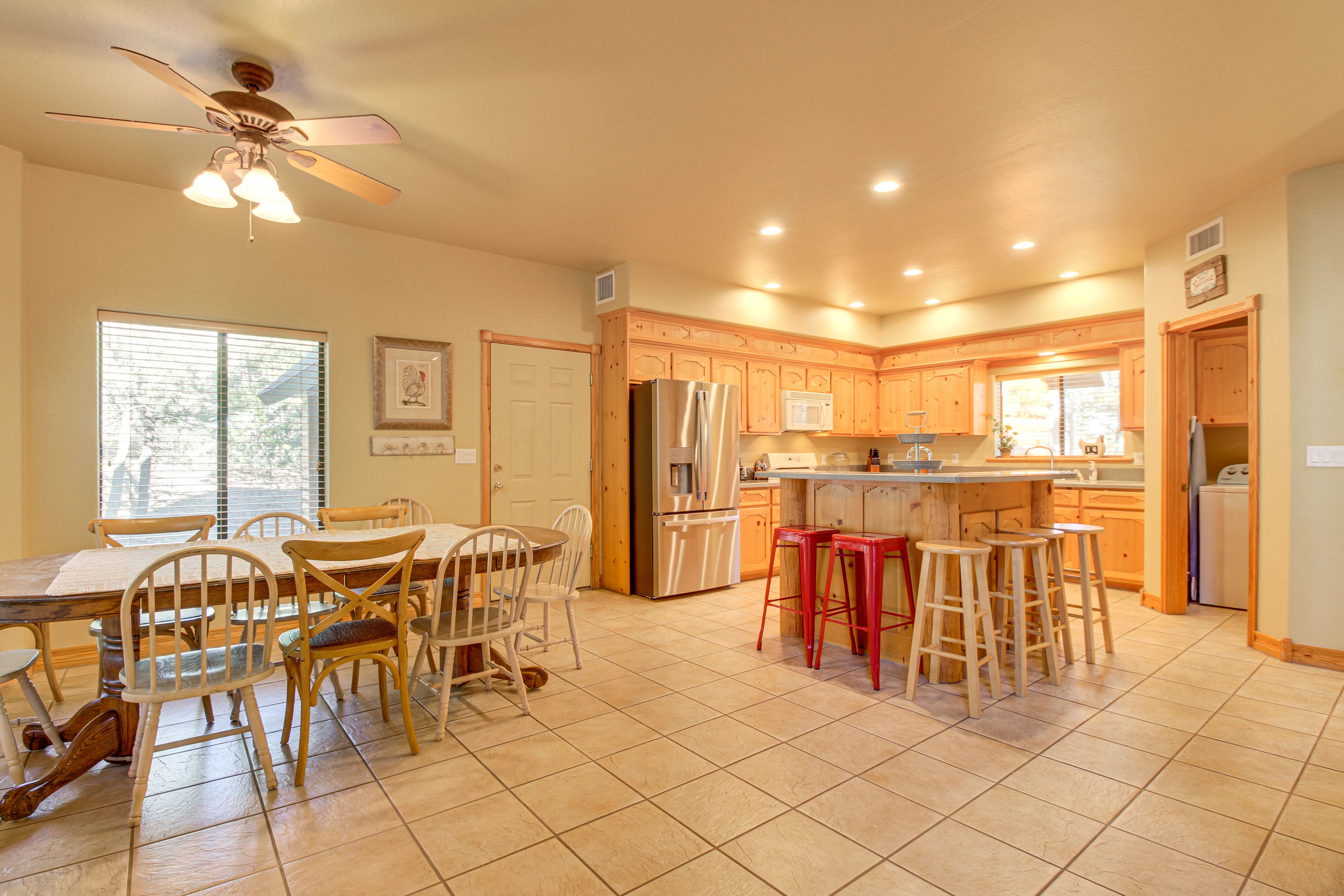 Kitchen | Dining Table | Free WiFi | Central Heating