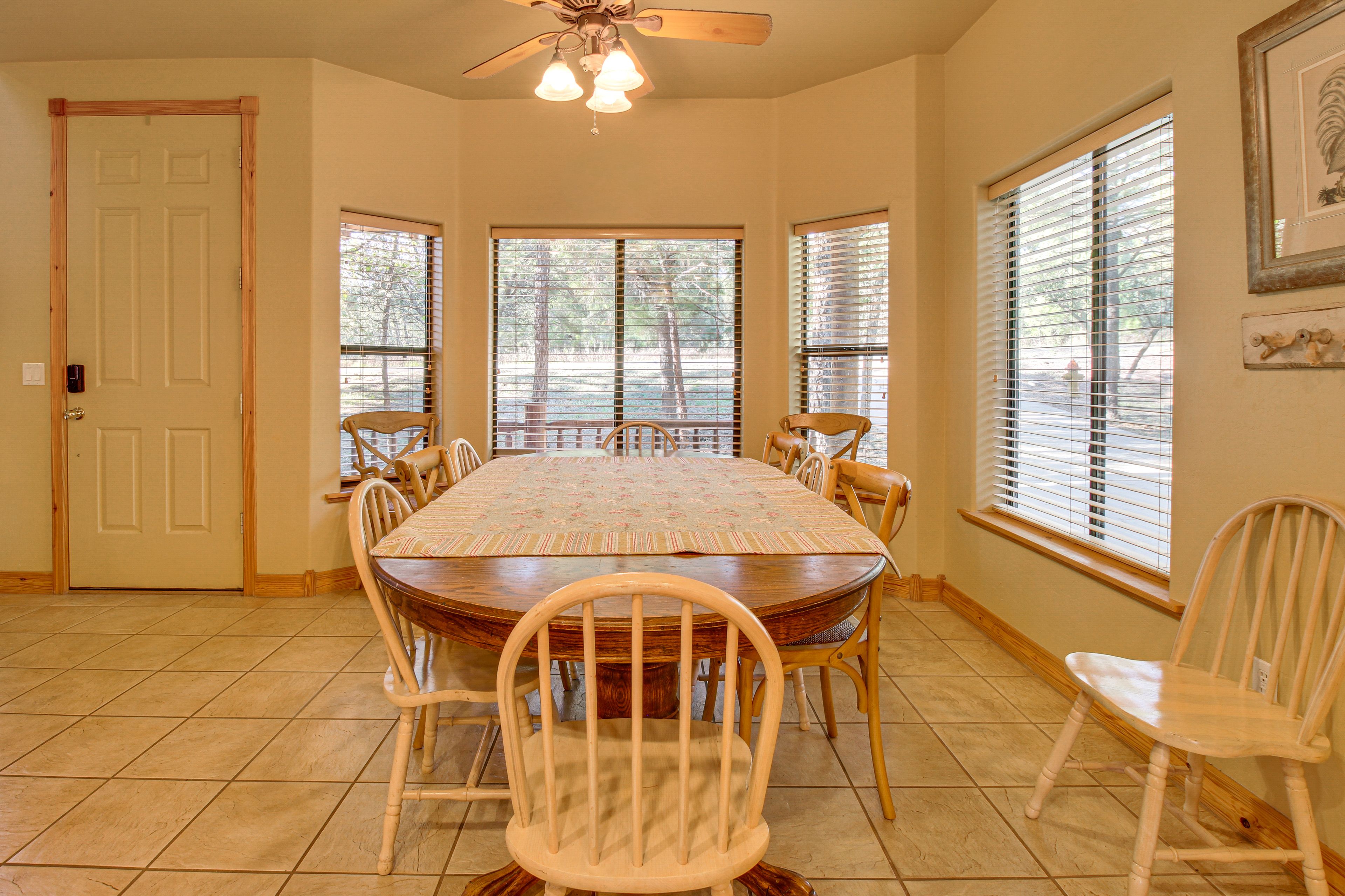 Dining Area | Dishware/Flatware Provided | 1st Floor