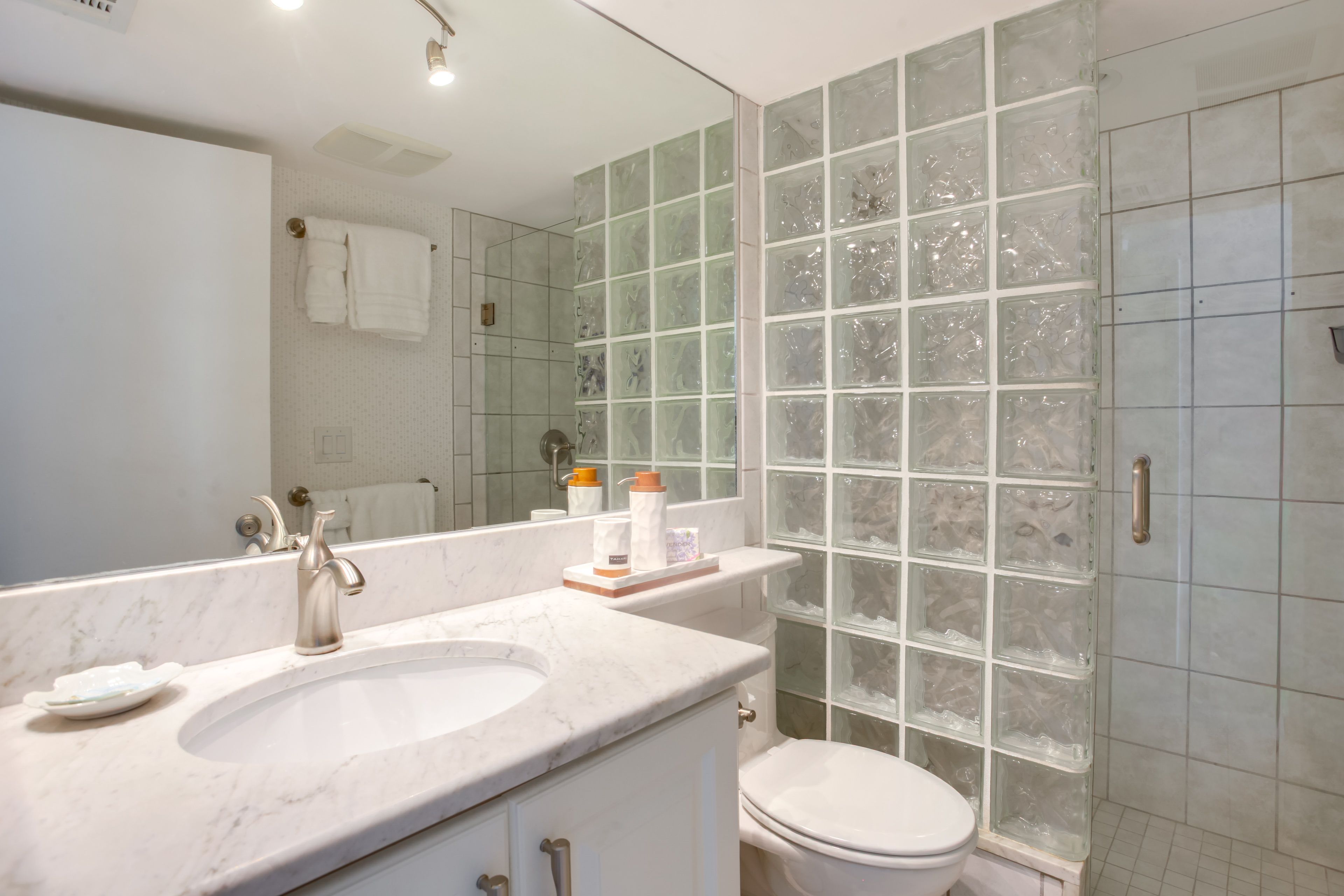 En-Suite Bathroom | Towels & Linens Provided