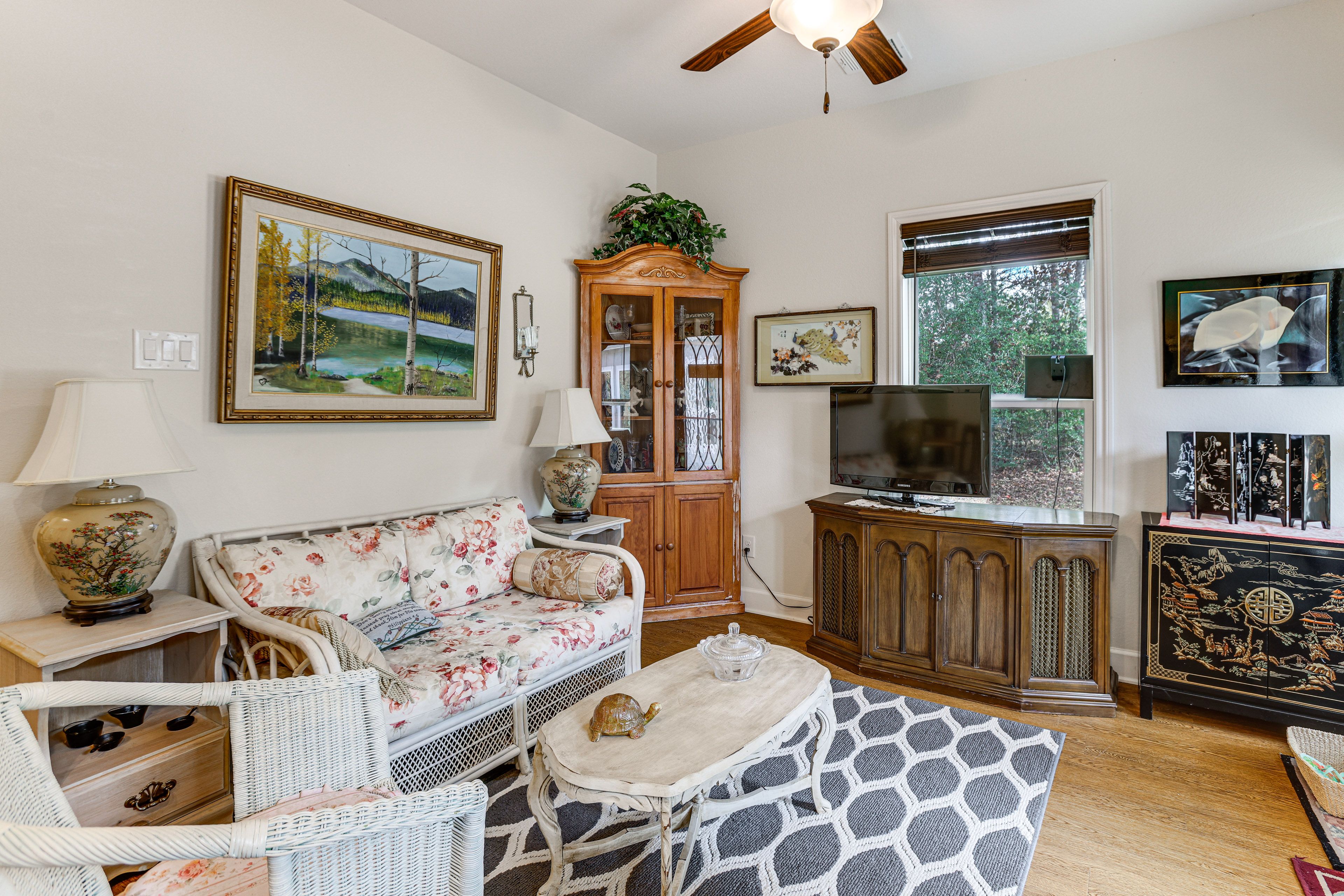 Conroe Vacation Rental | 1BR | 1BA | 1,000 Sq Ft | Step-Free Access