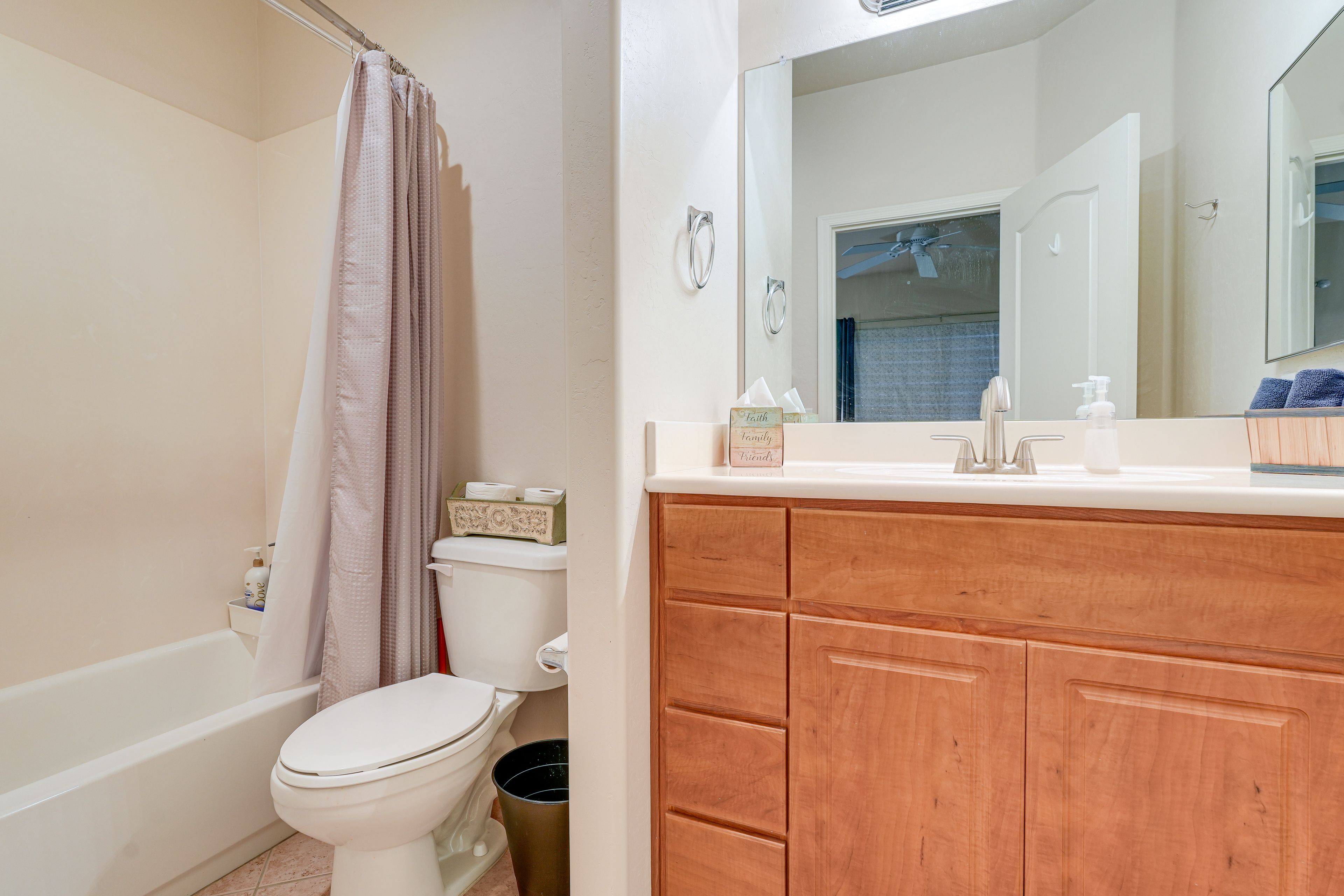 Full Bathroom | 2nd Floor