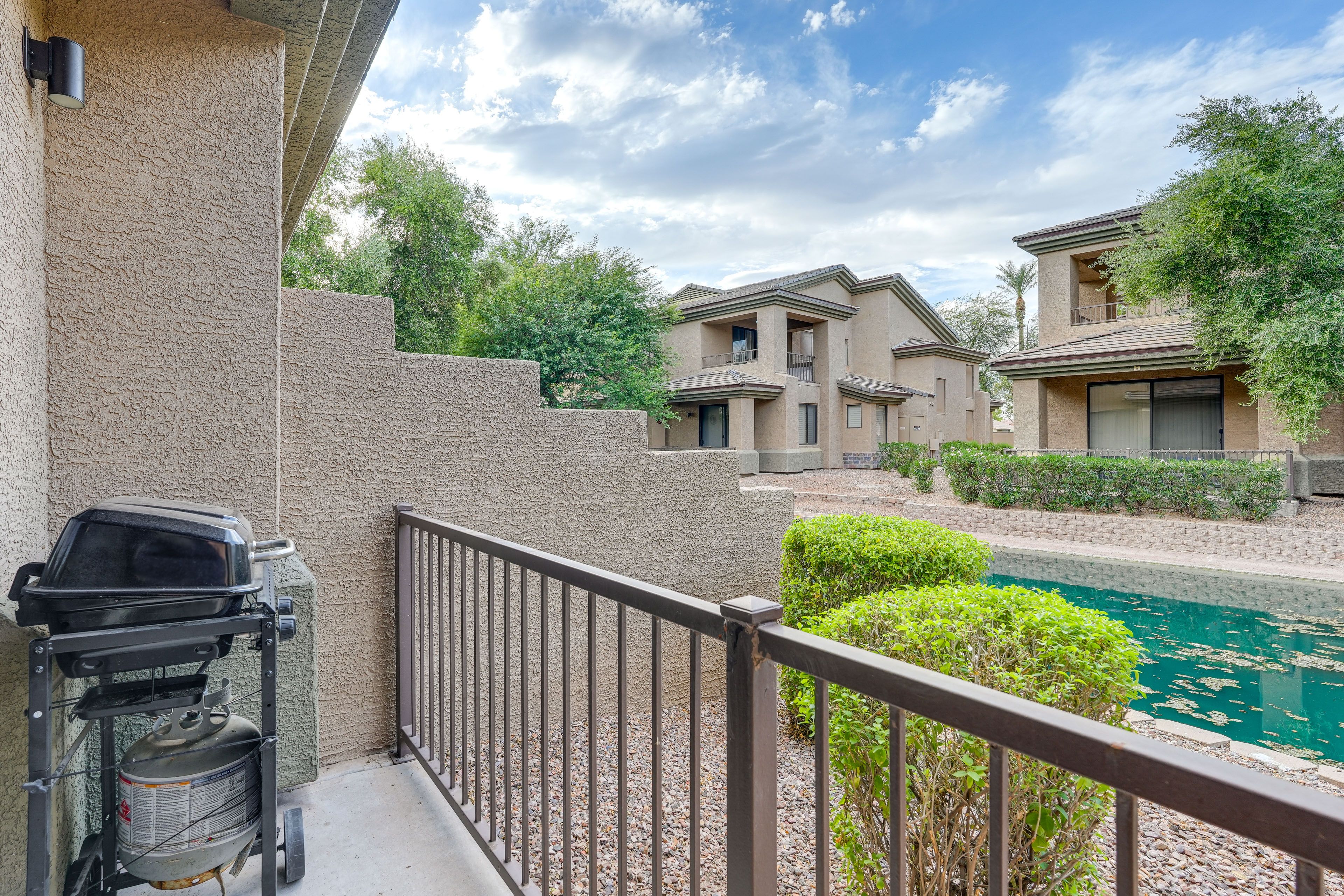 Private Deck | Propane Grill