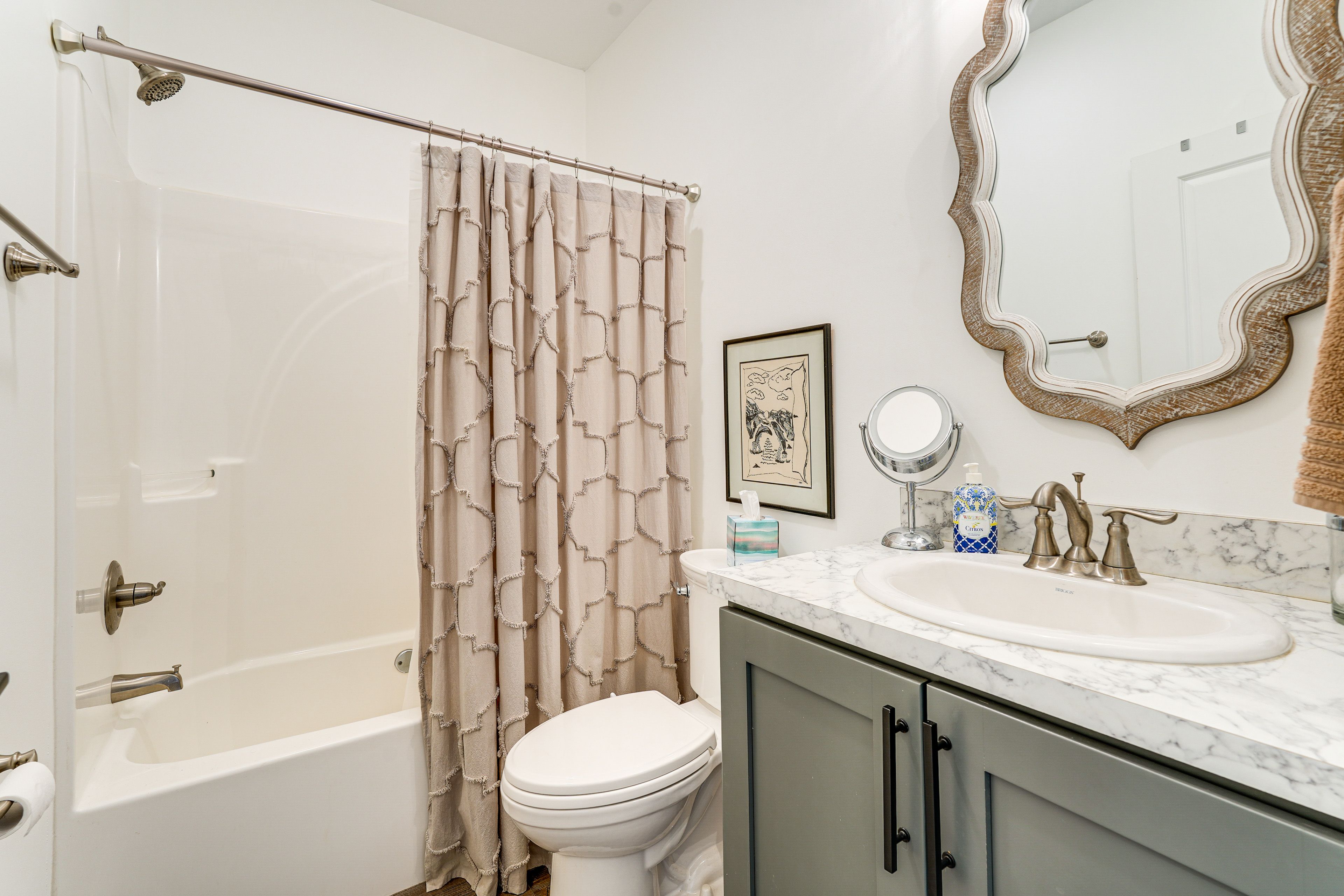 Full Bathroom | 1st Floor