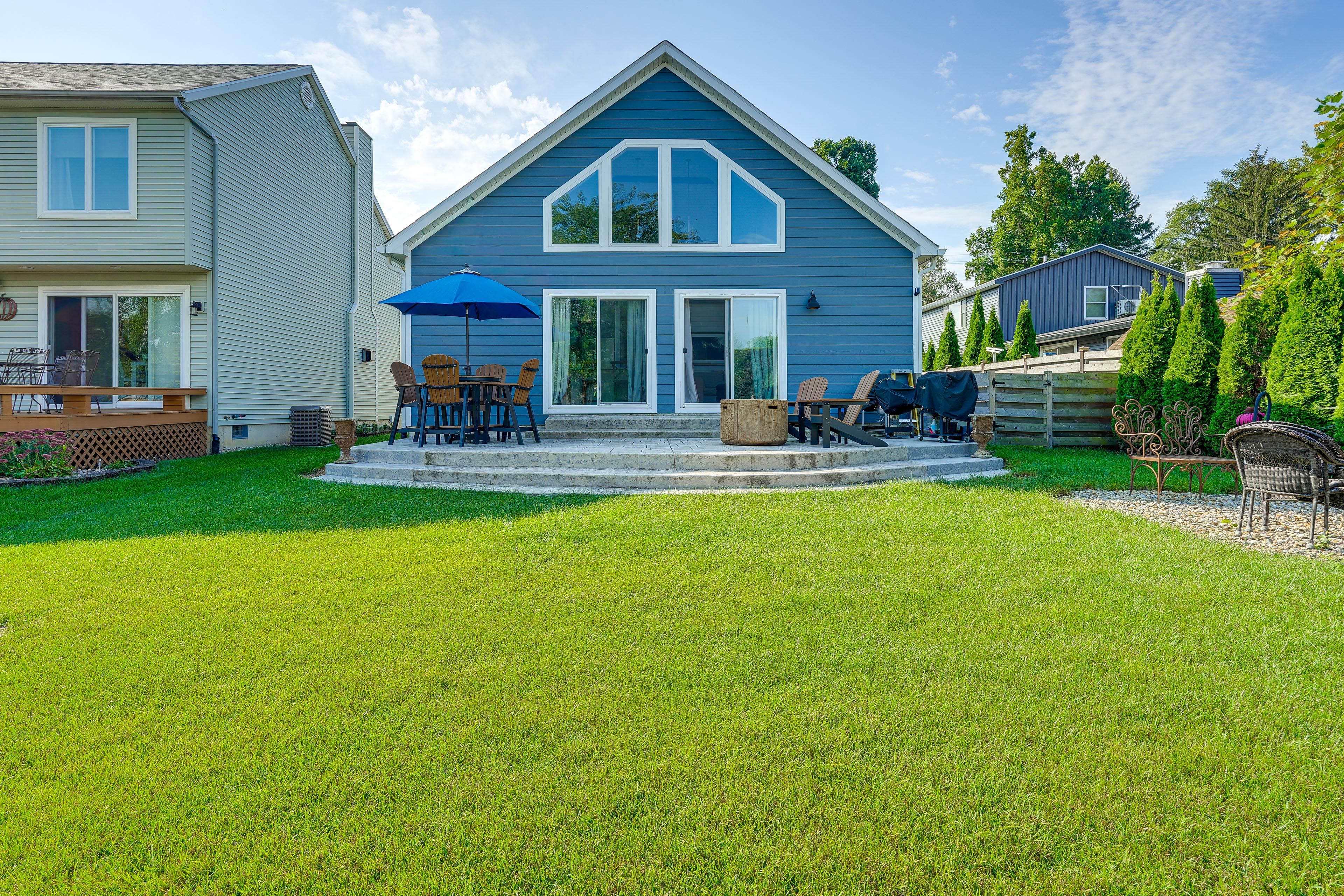 House Exterior | Private Backyard | Wood-Burning Fire Pit