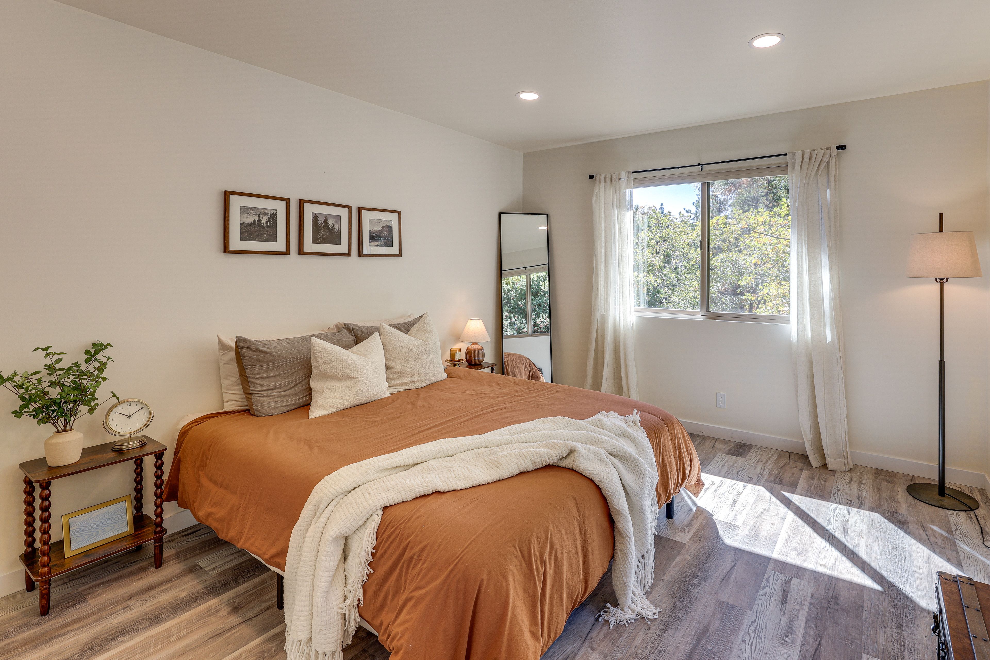 Bedroom 1 | Main Level | Queen Bed | Linens Provided
