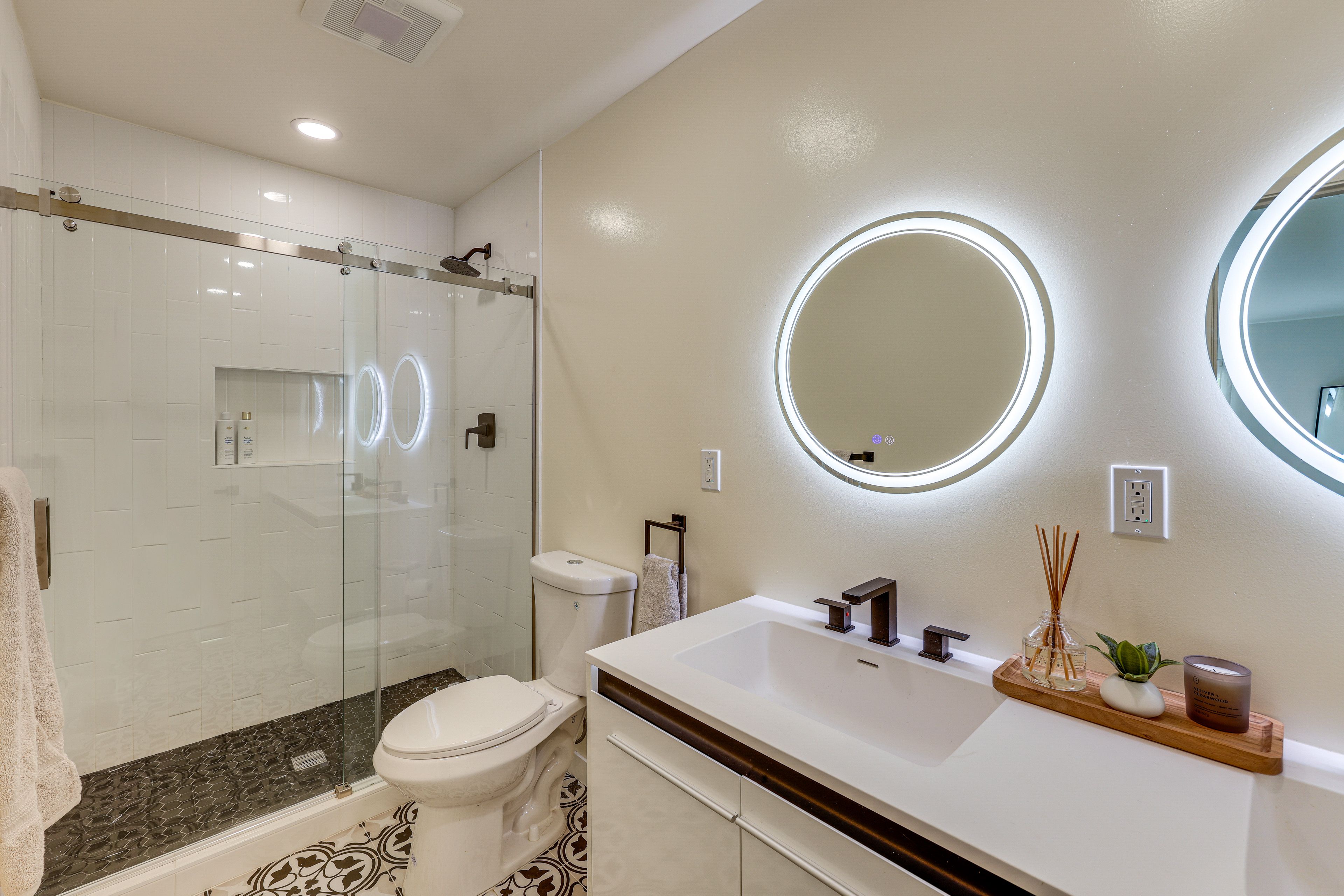 Bathroom | Main Level | Towels Provided